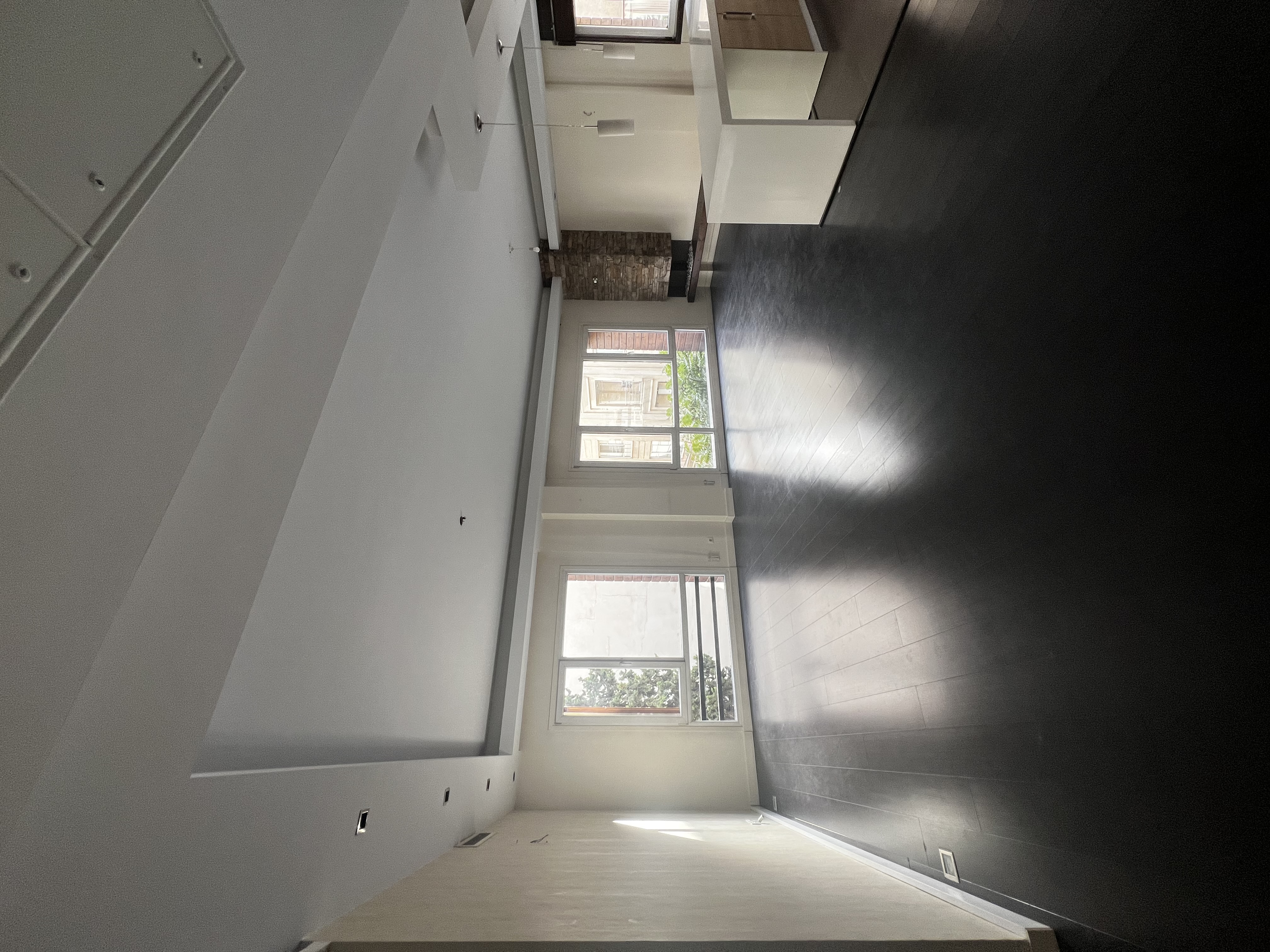 فروش 150 متر آپارتمان اختیاریه غرق نور حیاط