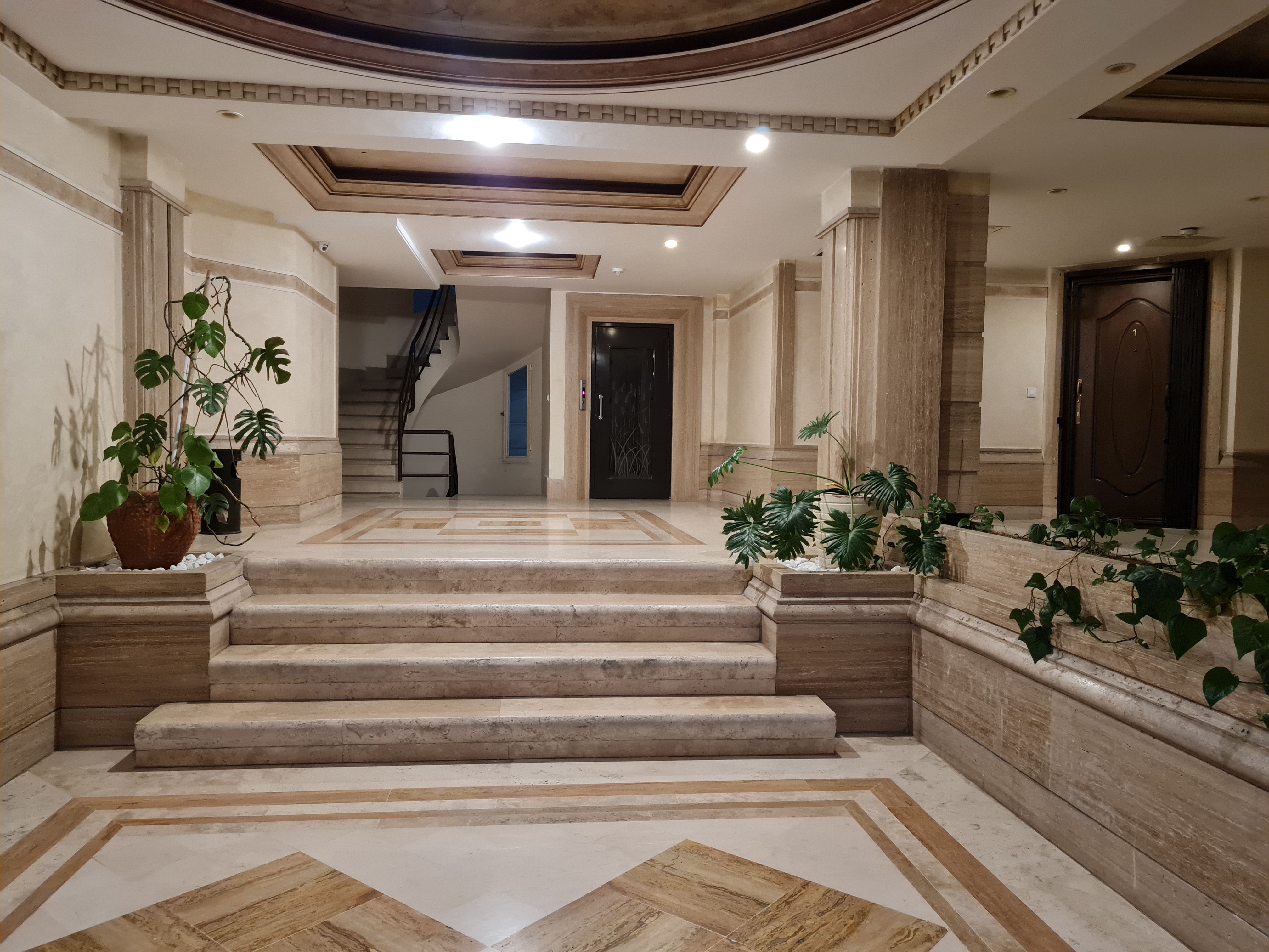 فروش آپارتمان 110 متر دیباجی جنوبی تاپ لوکیشن
