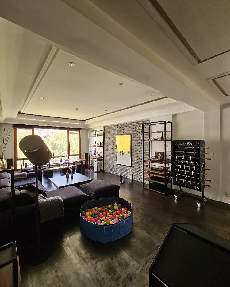 اجاره آپارتمان 180متر آجودانیه فول مشاعات ویو کوهستان