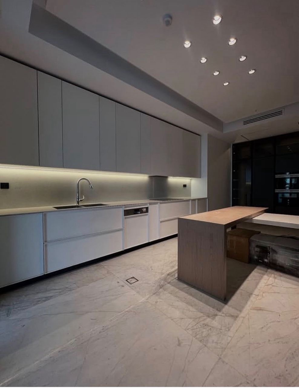 اجاره آپارتمان 230متر نیاوران مشاعات آبی