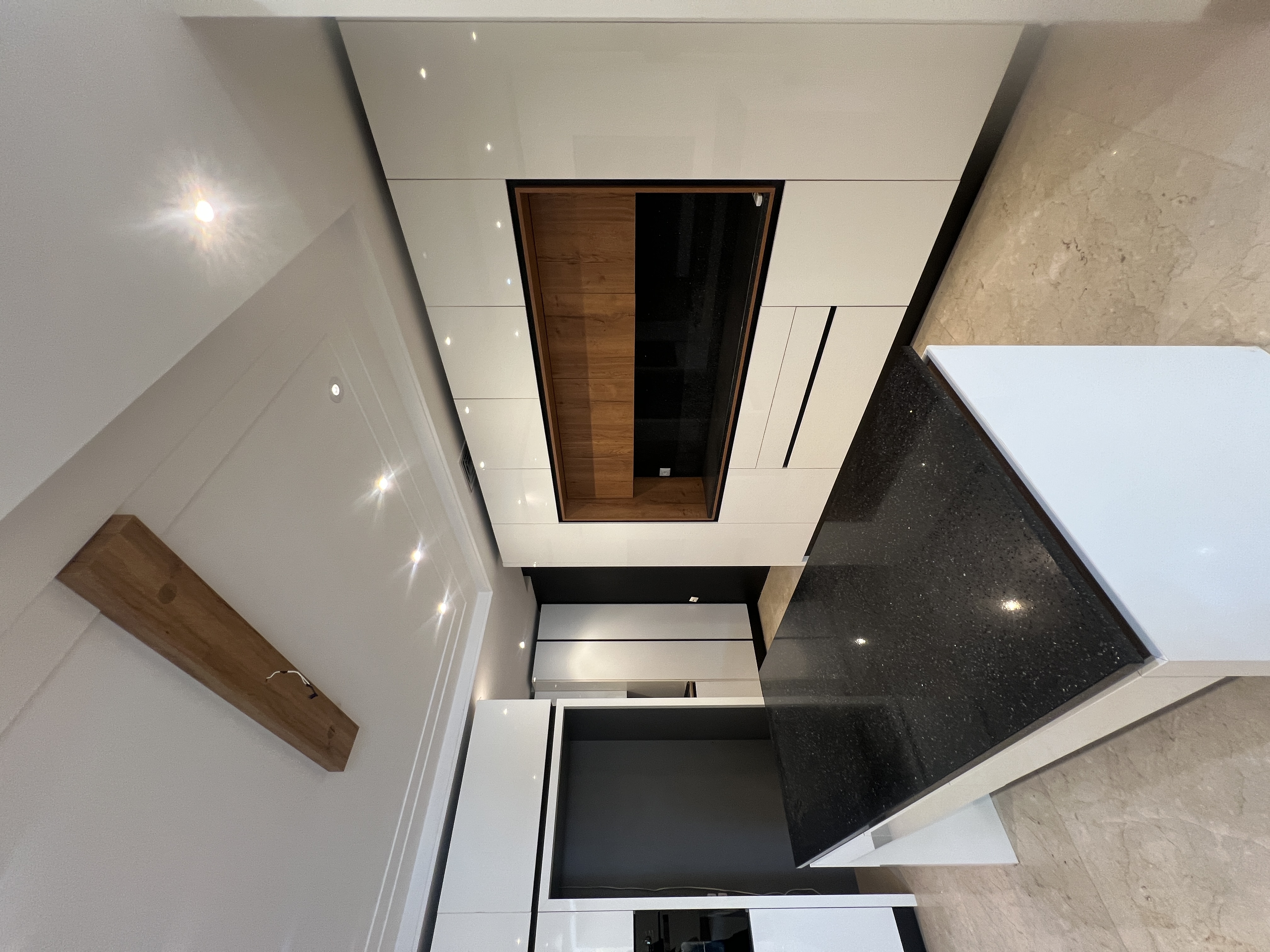 آجودانیه/240متر/3مستر/فول‌مشاعات/2پارکینگ