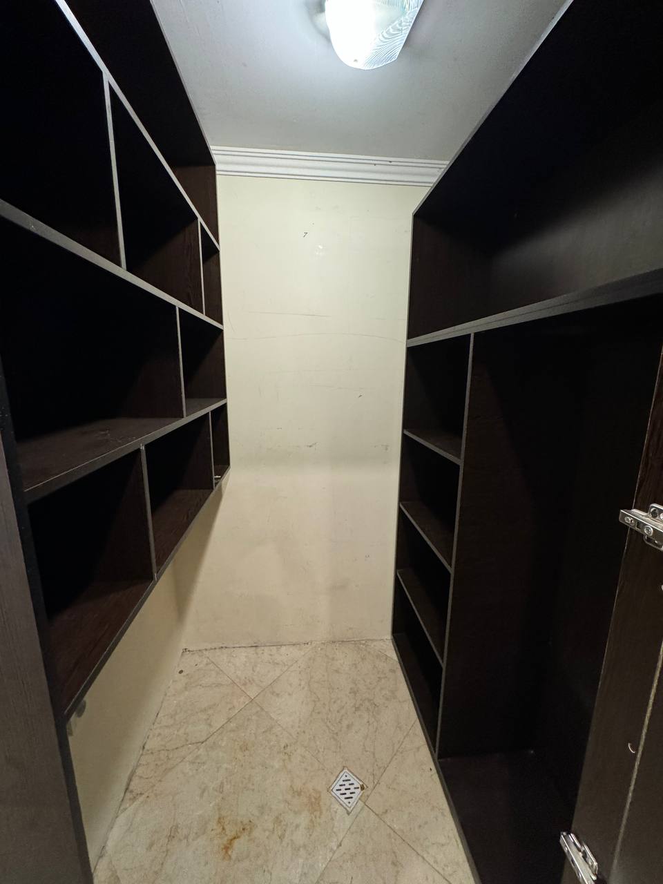 فروش آپارتمان 152 متر نیاوران 3 خواب 3 مستر 2 پارکینگه