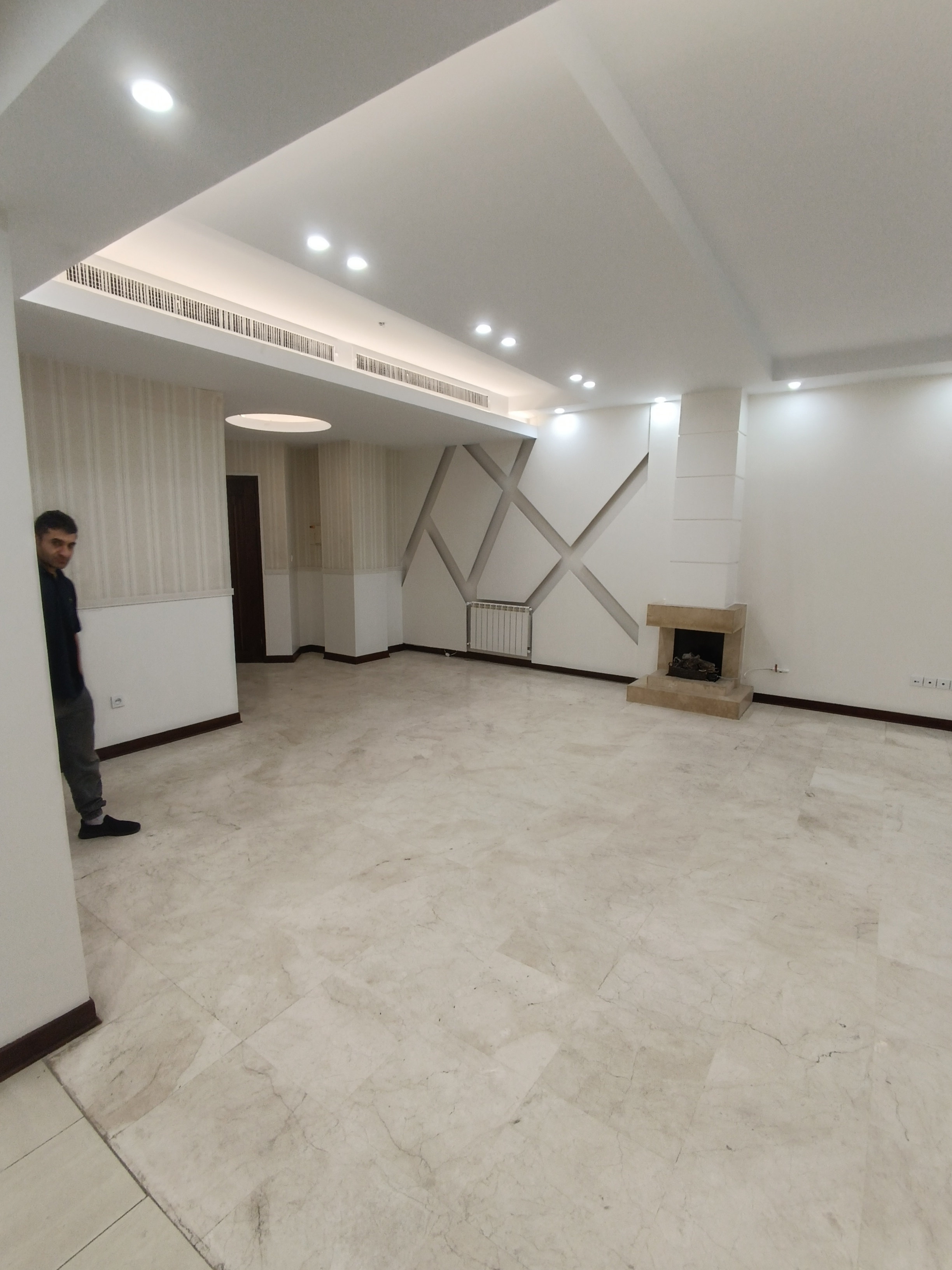 فروش آپارتمان 115 متر 2 خواب بالکن بزرگ سرایداری مقیم
