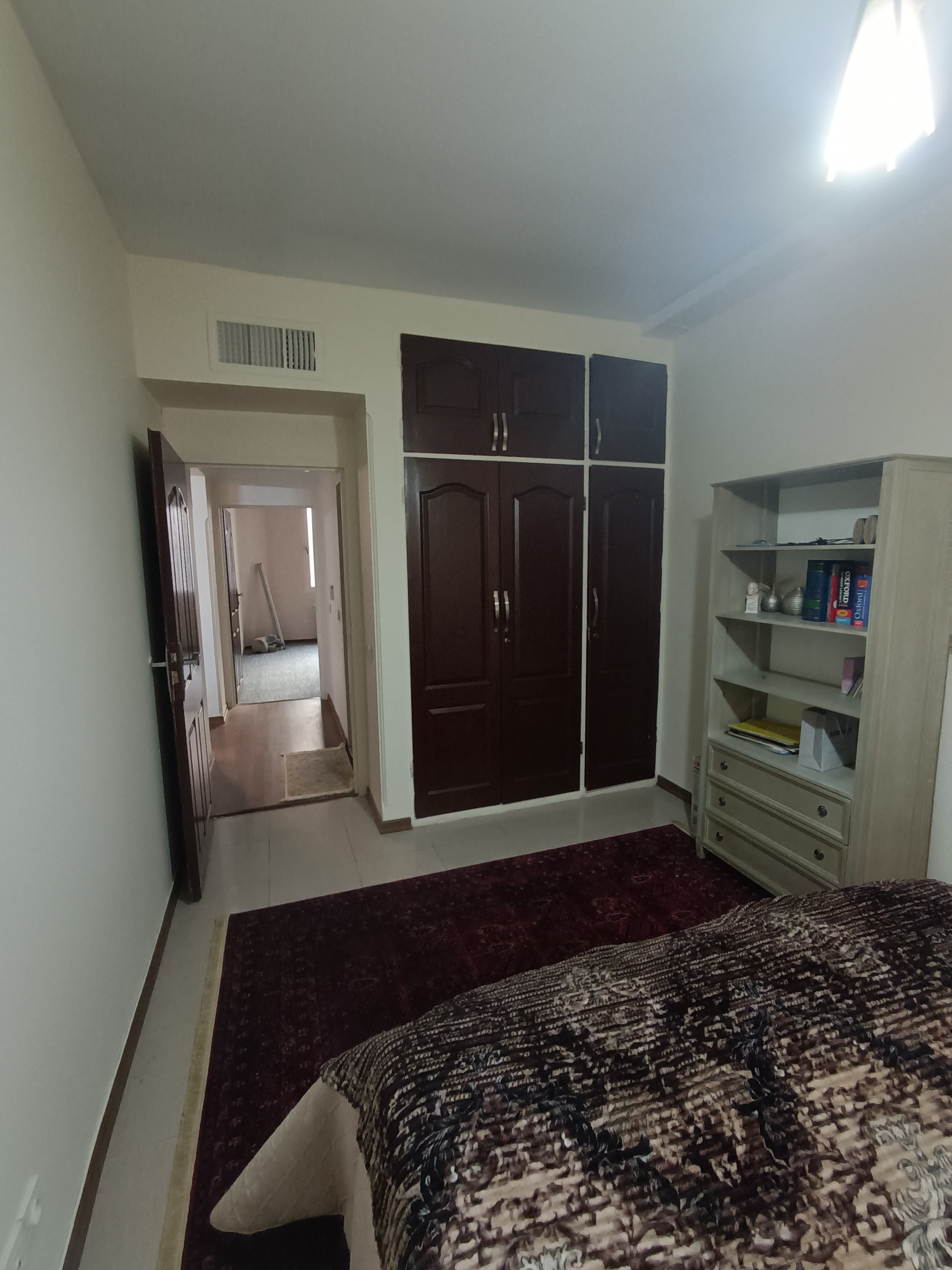 فروش آپارتمان 86 متر ازگل 2 خواب سرایداری و ویو کوهستان