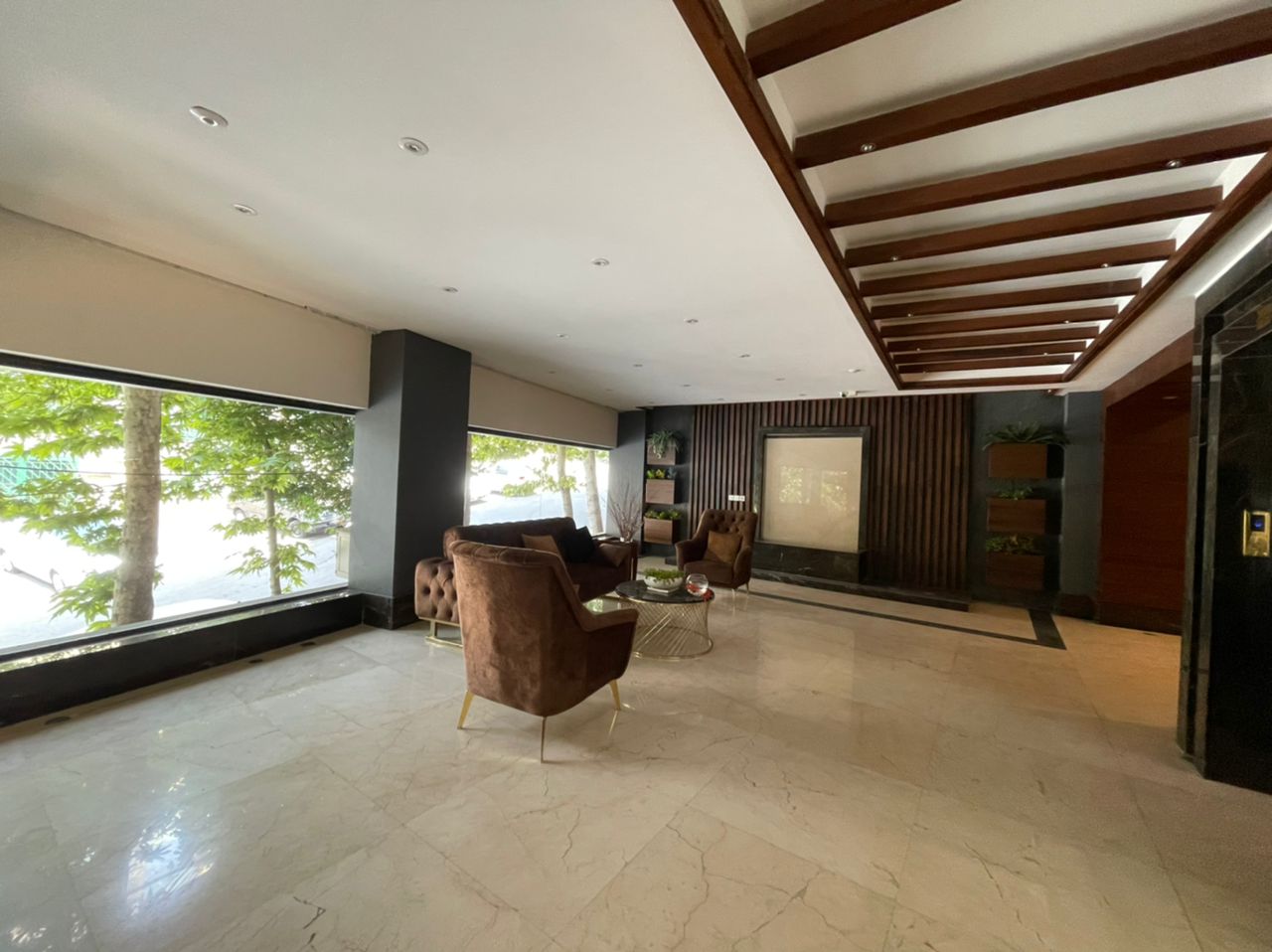 فروش آپارتمان 190 متر نیاوران  بازسازی شده دارای قدرالسهم