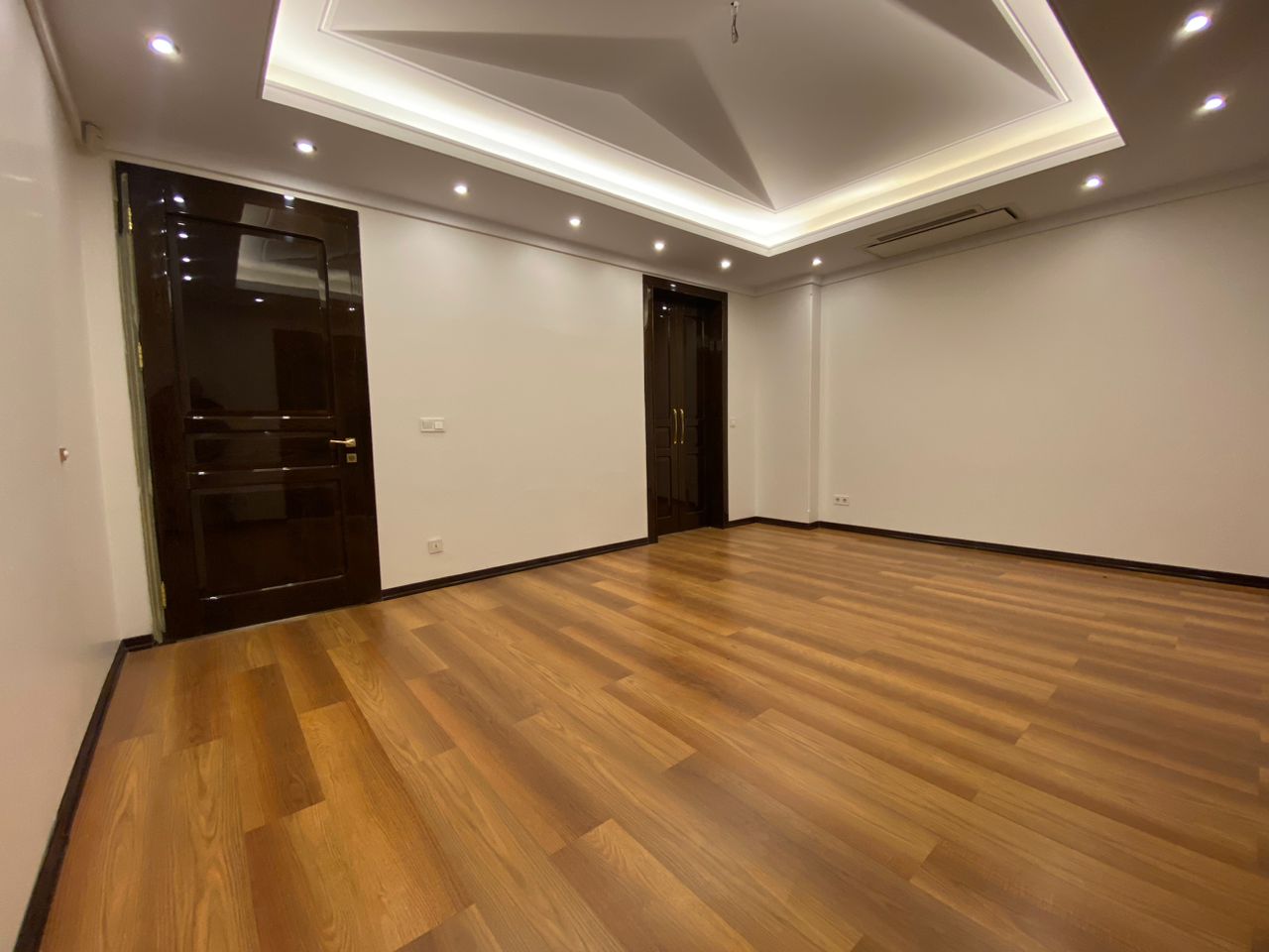فروش آپارتمان 270متر فرمانیه شرقی
