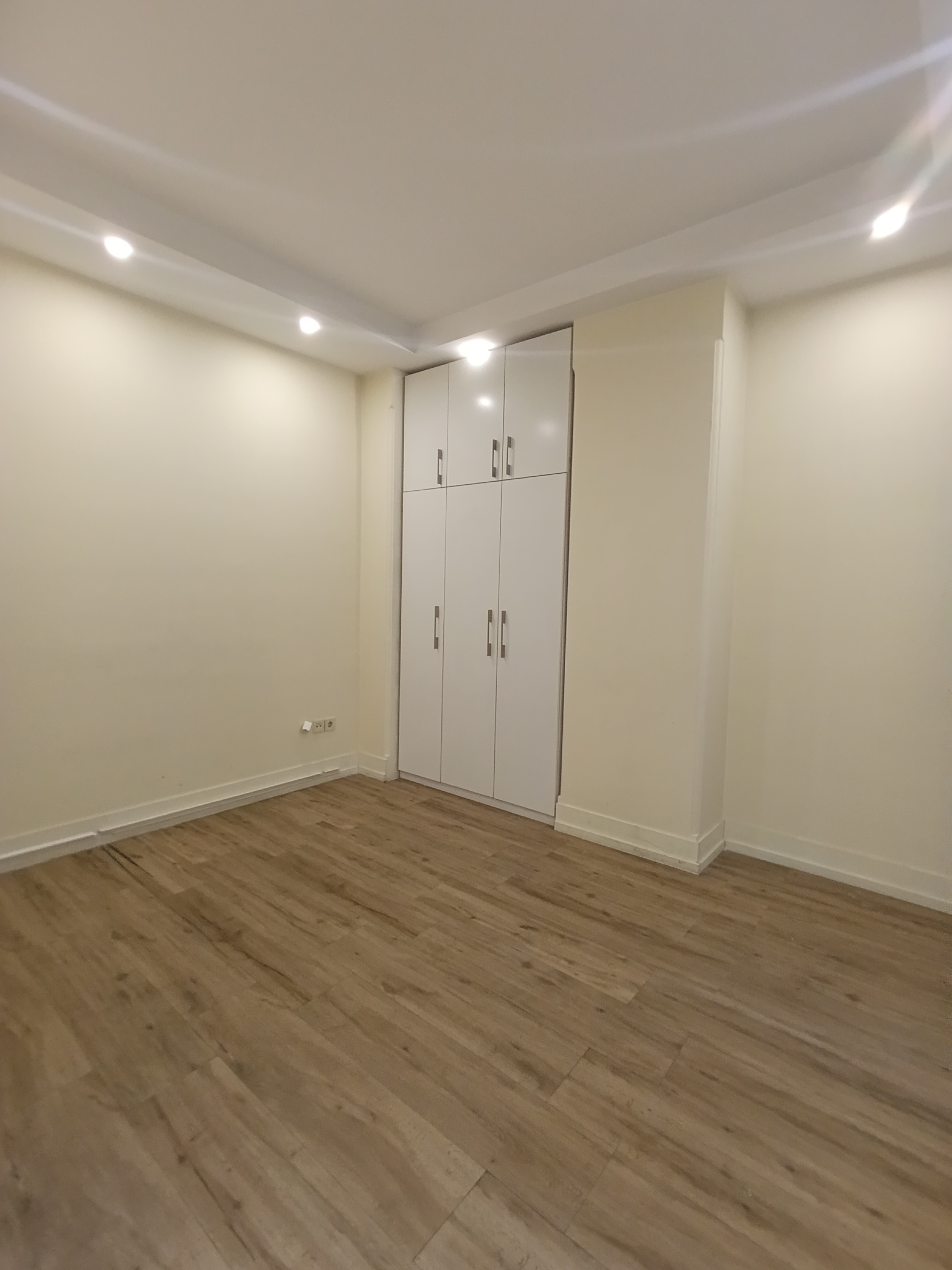 اجاره اداری 150متر  اقدسیه
