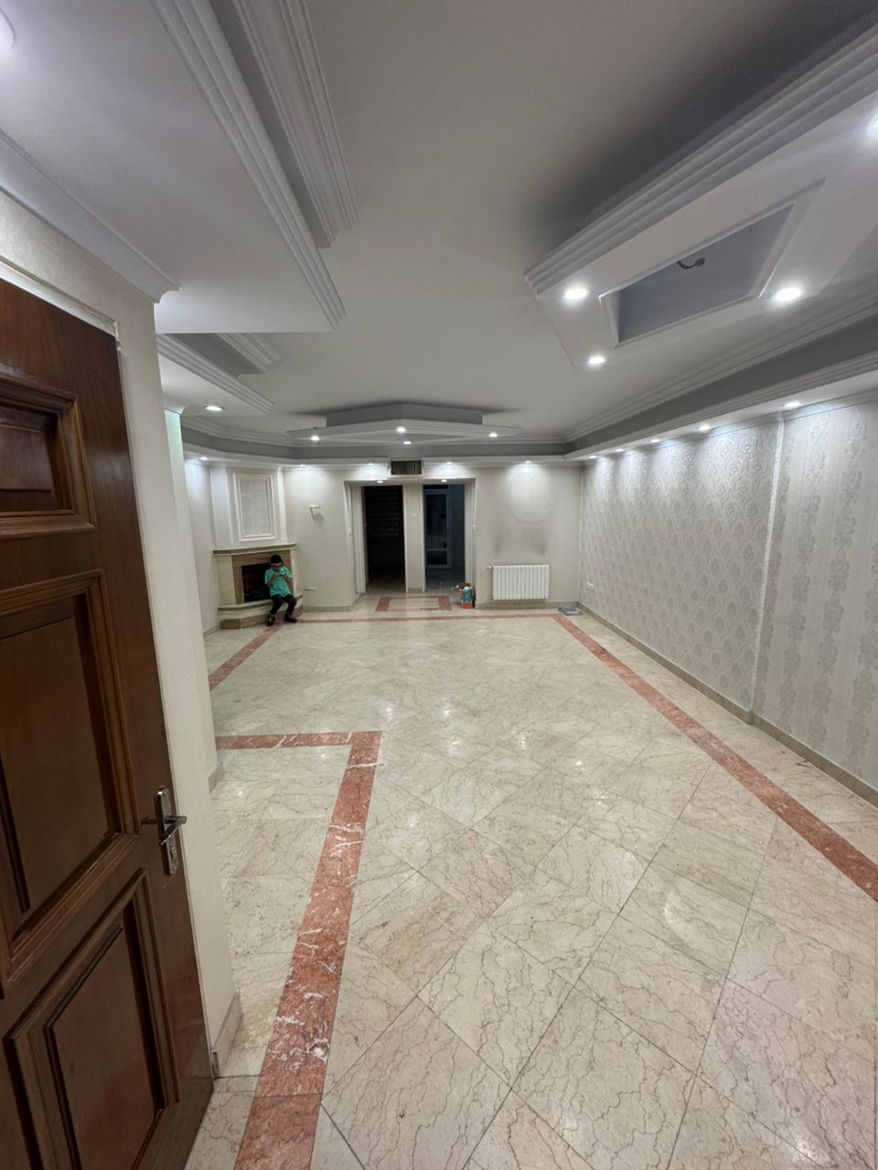 رهن و اجاره اپارتمان 85 متری 2 خوابه فول امکانات