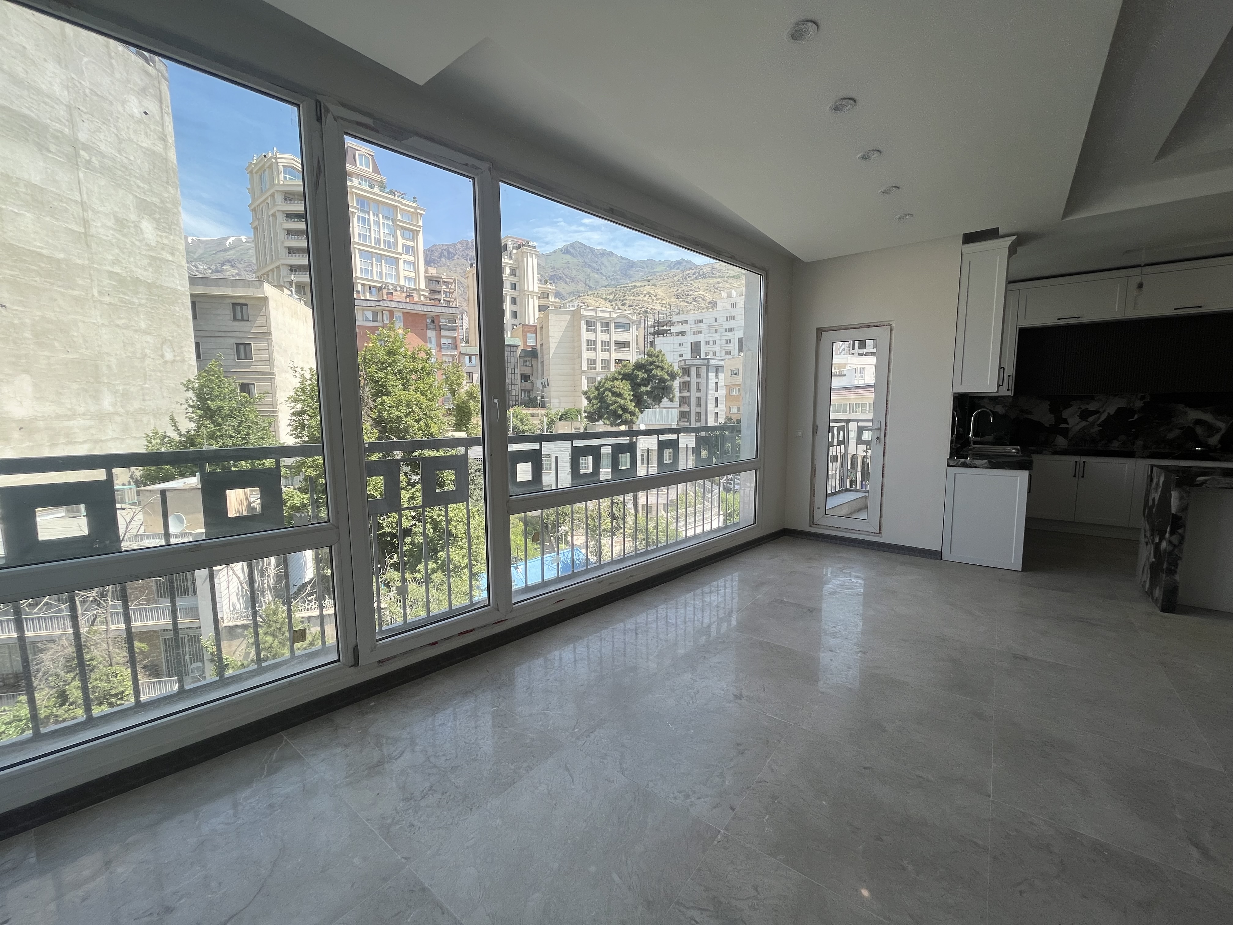 فروش آپارتمان 250متر فرمانیه 4 خواب فول مشاعات