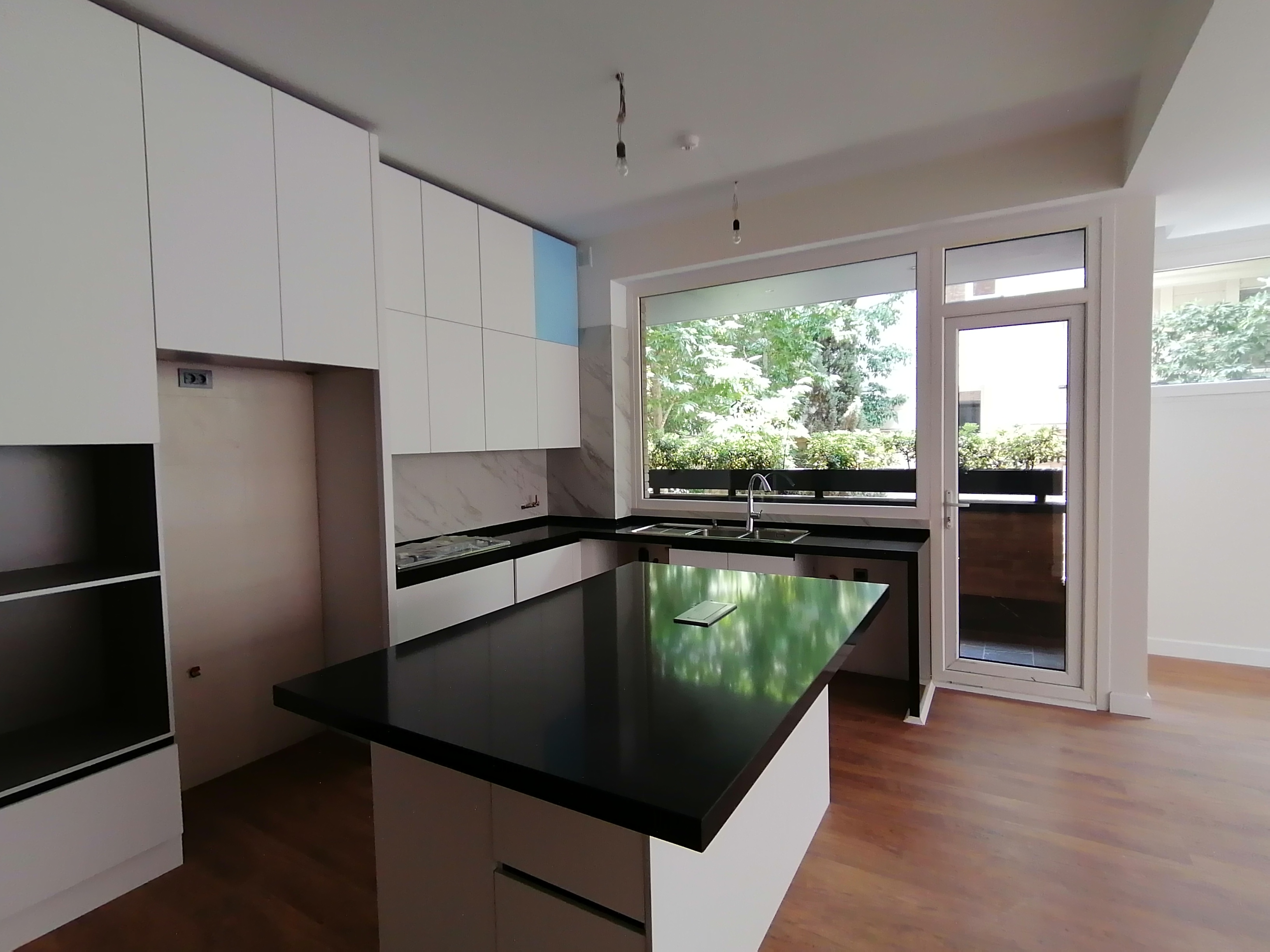 فروش آپارتمان 125متر فرمانیه 2خواب مستر عمار تماما نور مستقیم