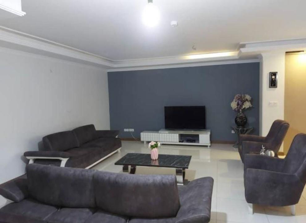 فروش آپارتمان ازگل 117 متر 2 خواب لابی مجلل جیم اجتماعات