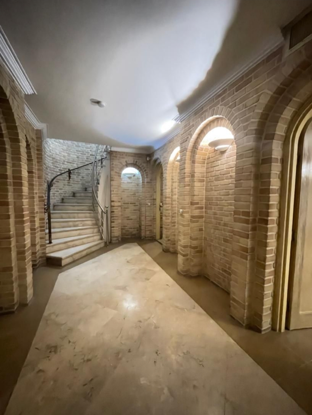 اجاره ویلا 400متر بنا در 300متر زمین نیاوران