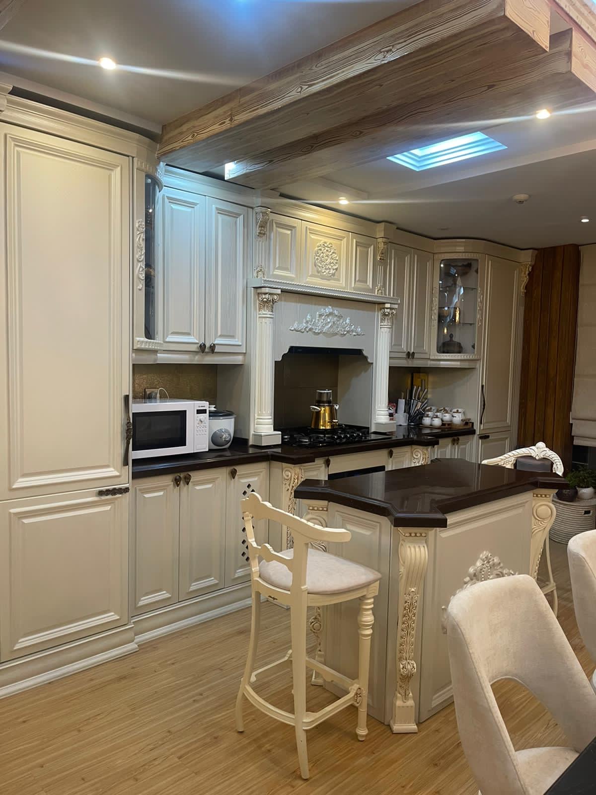 فروش اپارتمان 90متر اقدسیه تاپ لوکیشن