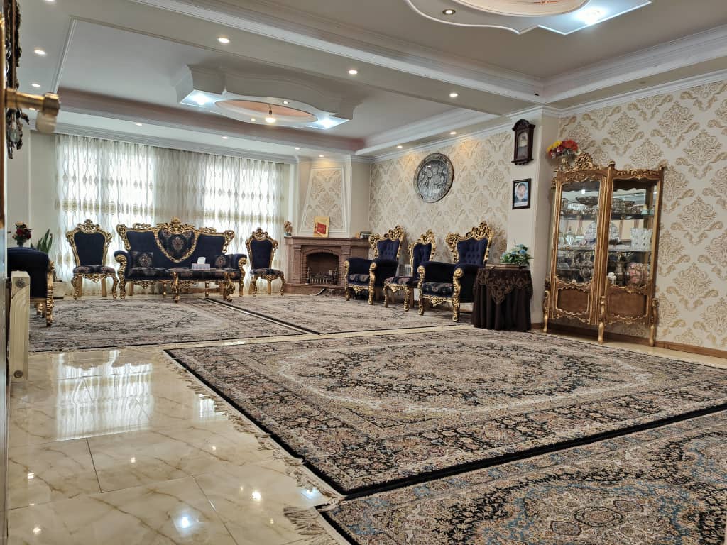 فروش 138 متر آپارتمان قلب دیباجی پلان مهندسی غرق نور