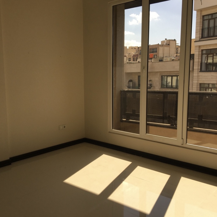 فروش آپارتمان ۱۳۰ متری حکمت/ فول امکانات