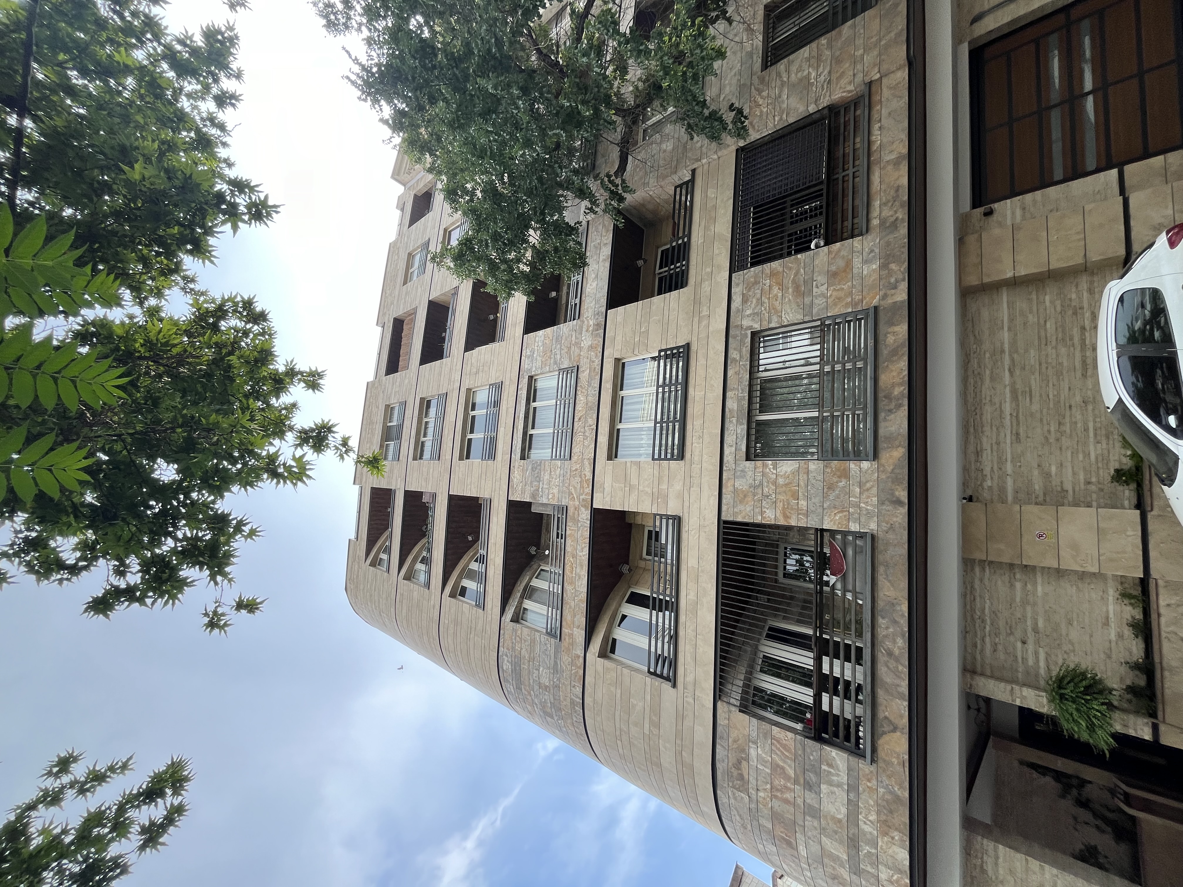 اجاره آپارتمان 200 متر آجودانیه 3 خواب بازسازی شده