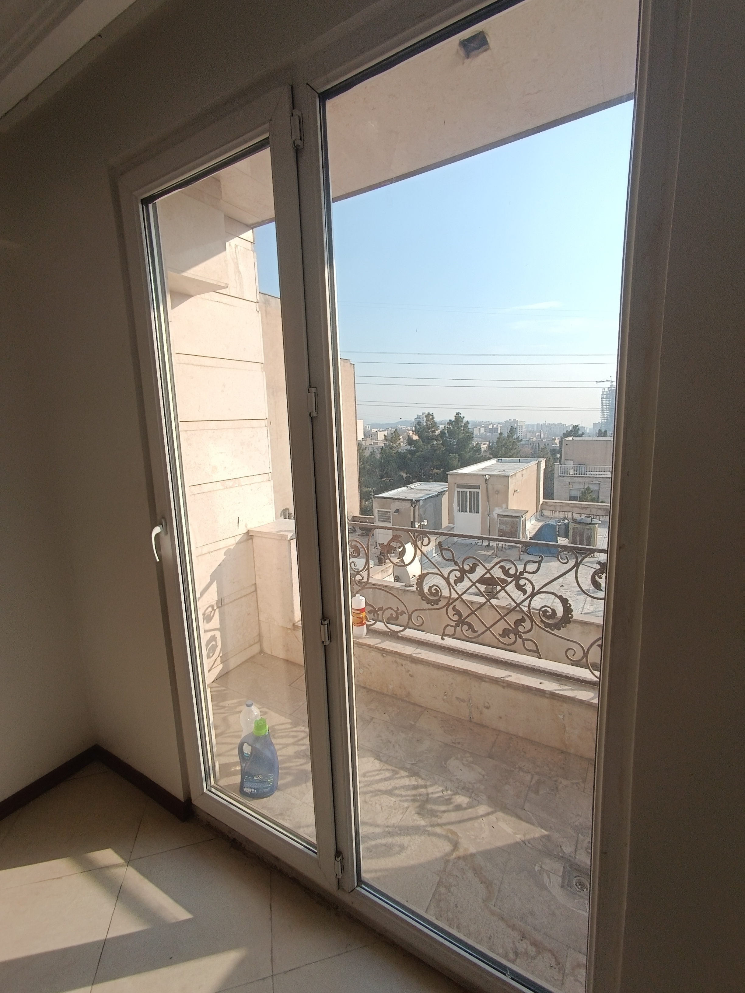 آپارتمان فروشی 110 متر شهرک گلها 2 بالکن ویو دار 1 مستر