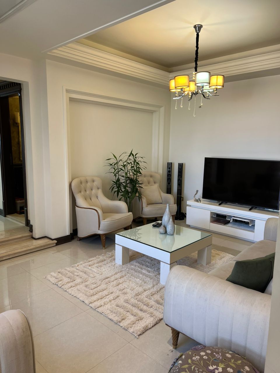 اجاره آپارتمان 270متر فرمانیه شرقی فول مشاعات