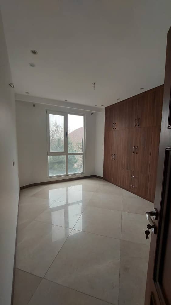 180متر *سه جهت نور*تاپ لوکیشن نیاوران