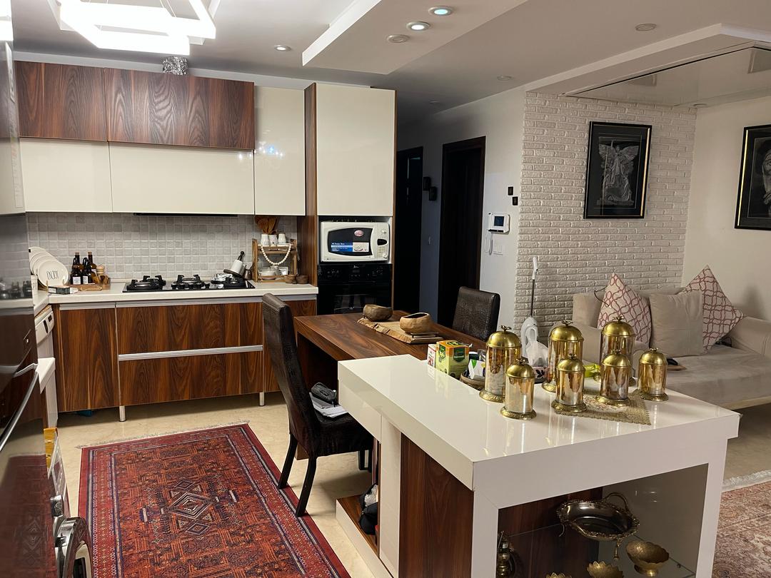 فروش آپارتمان 130متر فرمانیه شرقی