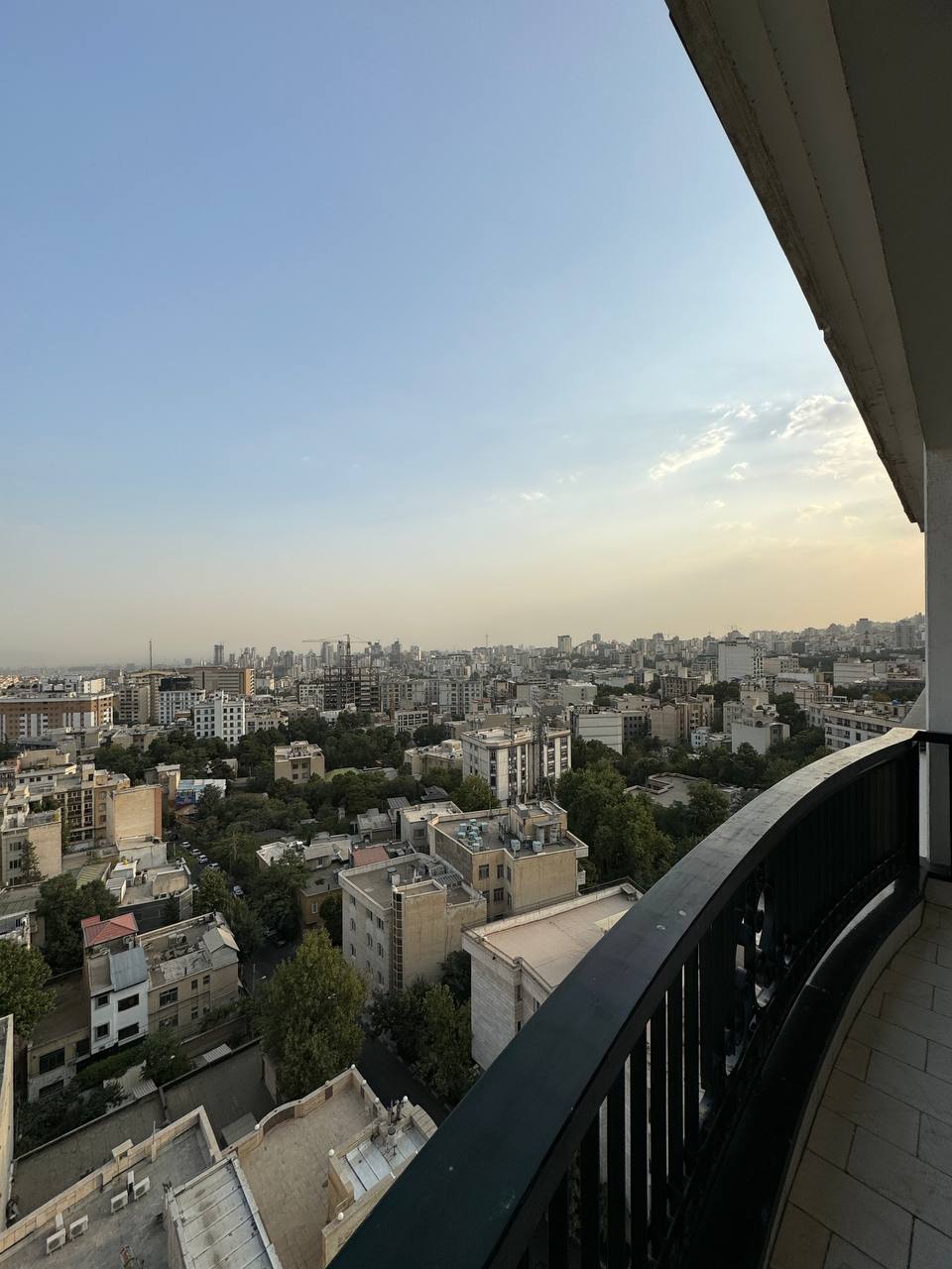 فروش آپارتمان 215 متری ارزنده و خوش نقشه در نیاوران