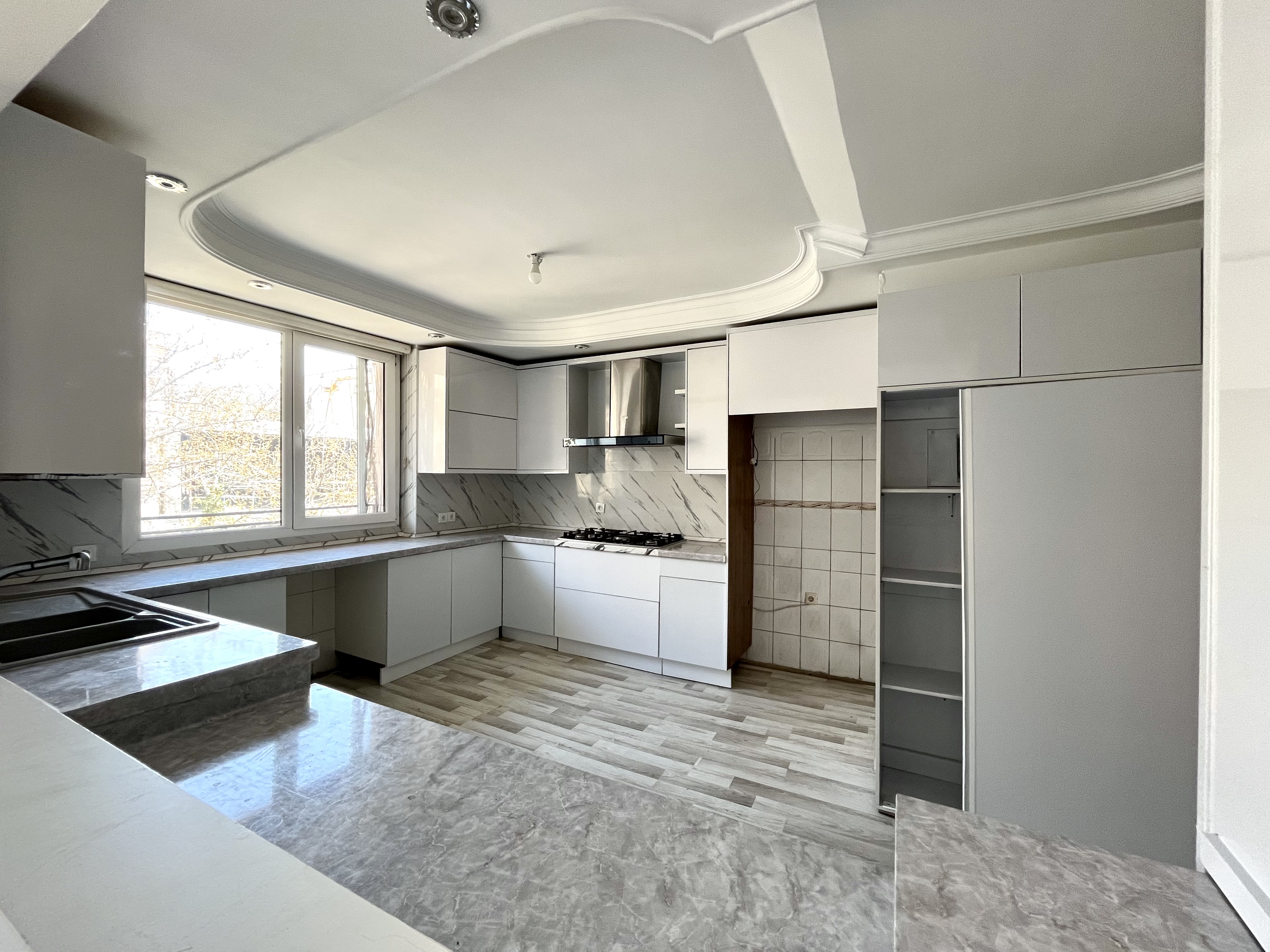 فروش آپارتمان 180 متر نیاوران تاپ لوکیشن
