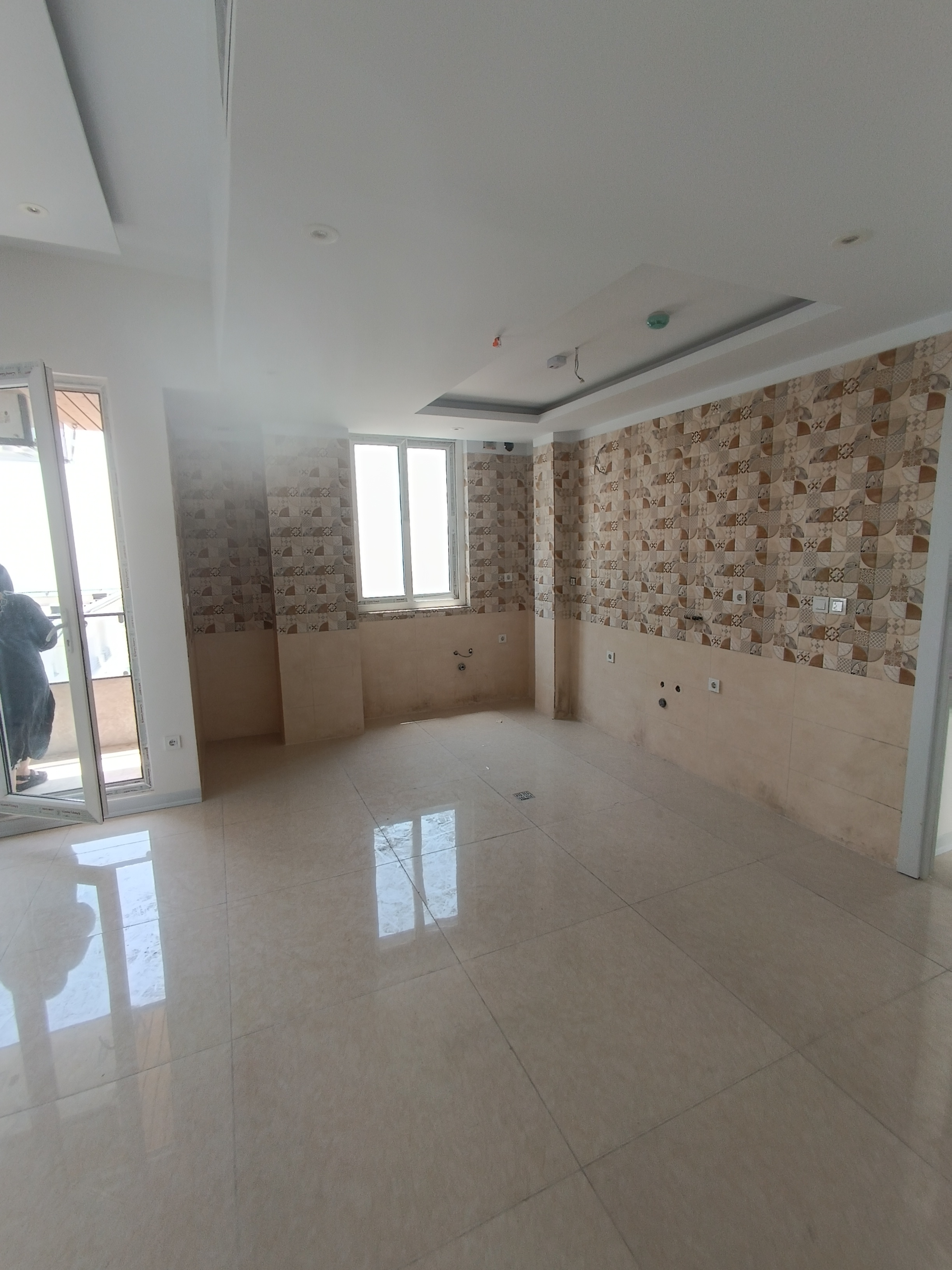 فروش آپارتمان 100 متر نوساز 2 خواب شهرک لاله