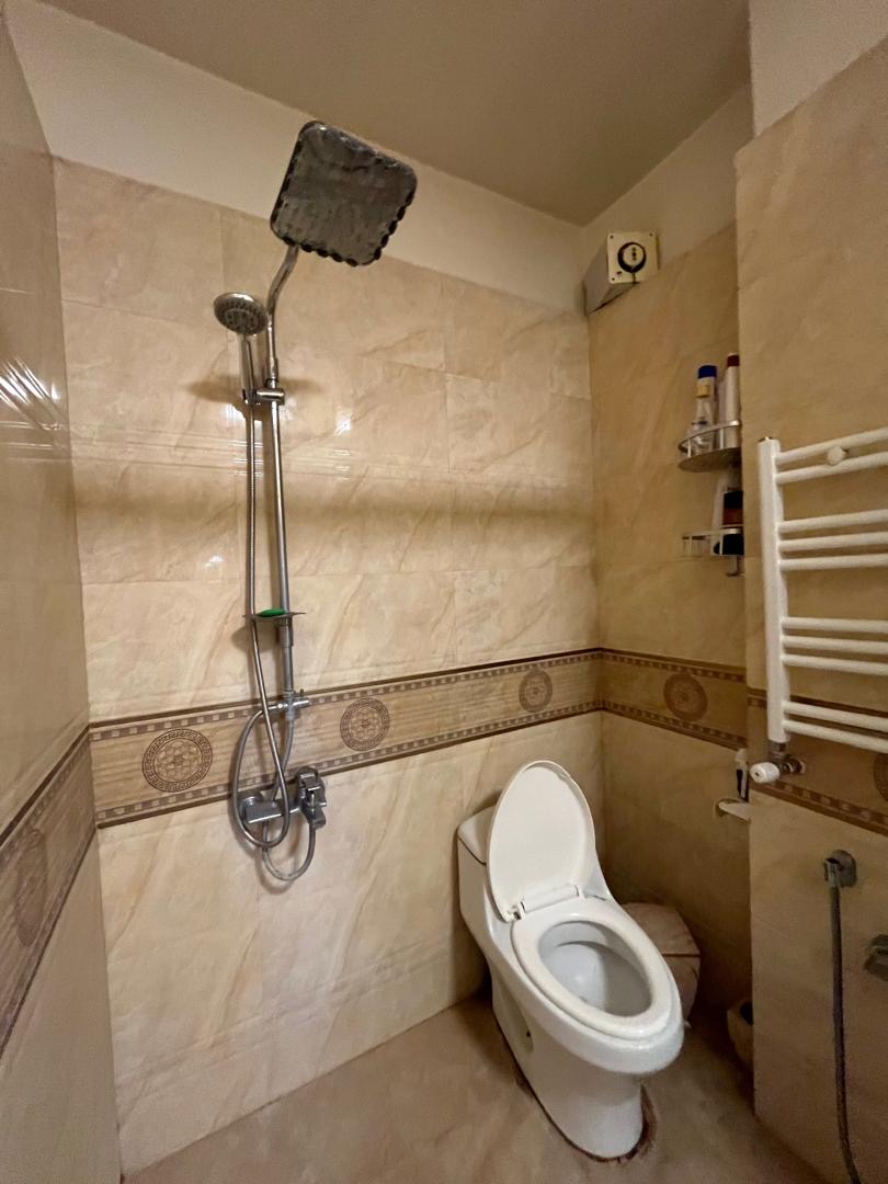 فروش 150 متر آپارتمان دیباجی جنوبی غرق نور حیاط