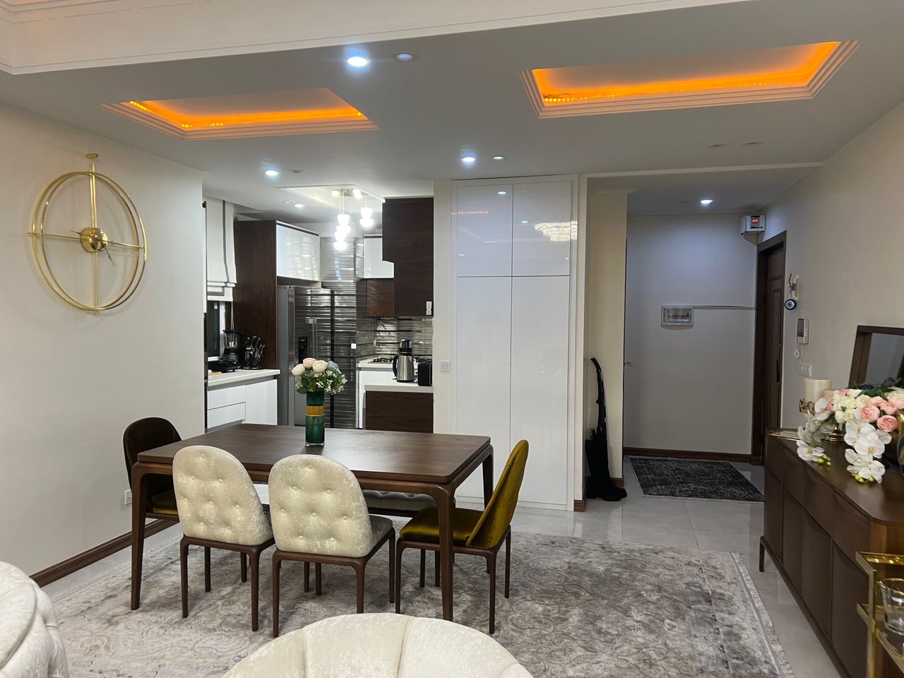 فروش آپارتمان 90متر کیکاووس 2پارکینگ