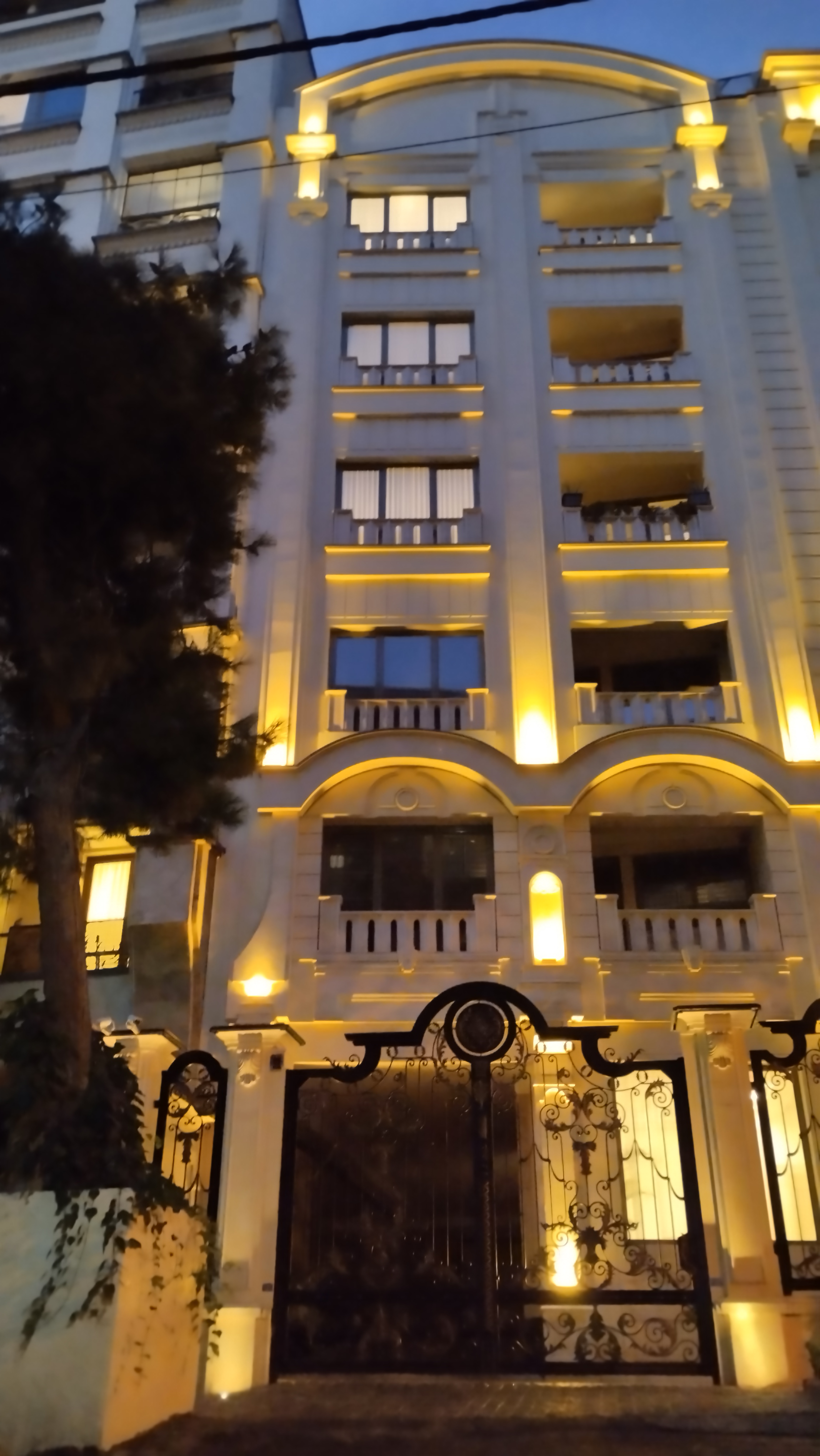 90 متر 2 خواب فول مشاعات فول امکانات