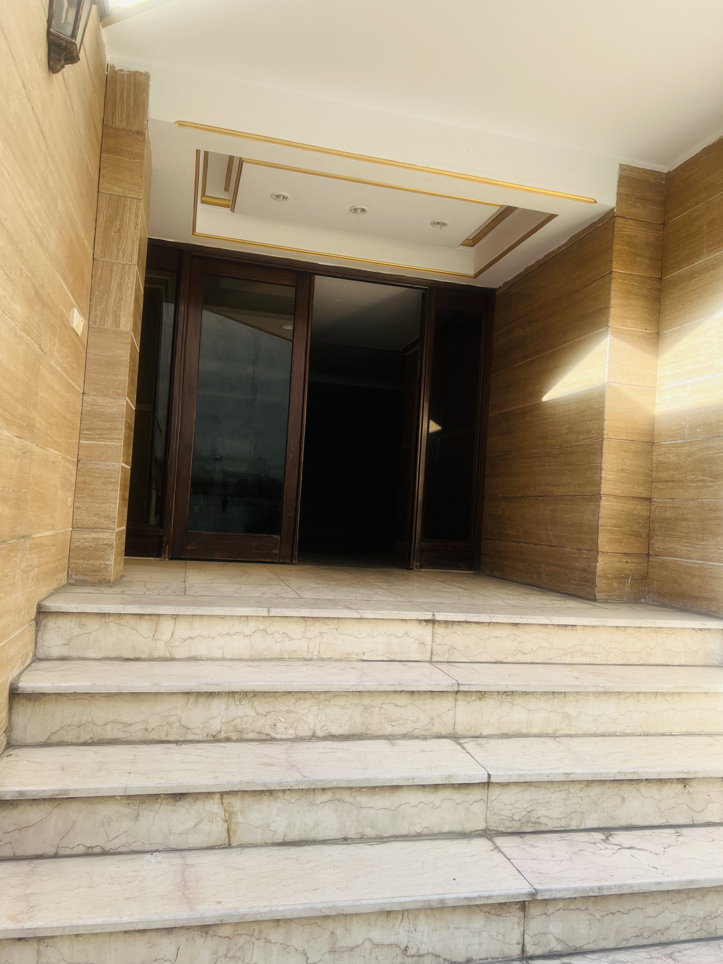 روش آپارتمان 148 متر دروس 3 خواب تاپ لوکیشن