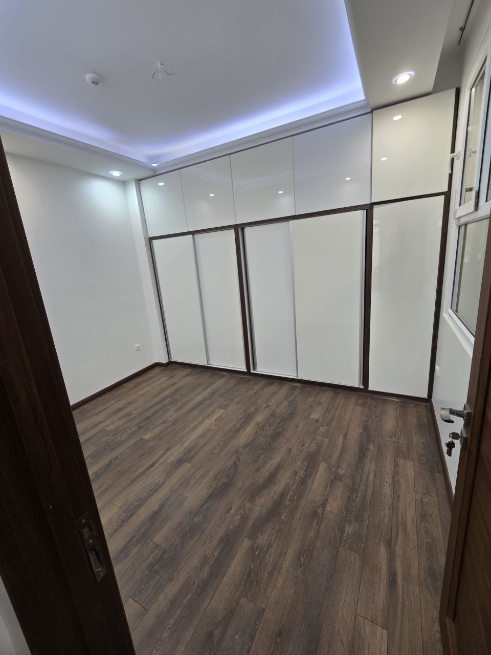 فروش آپارتمان 100 متری خوش نقشه فول بازسازی شده