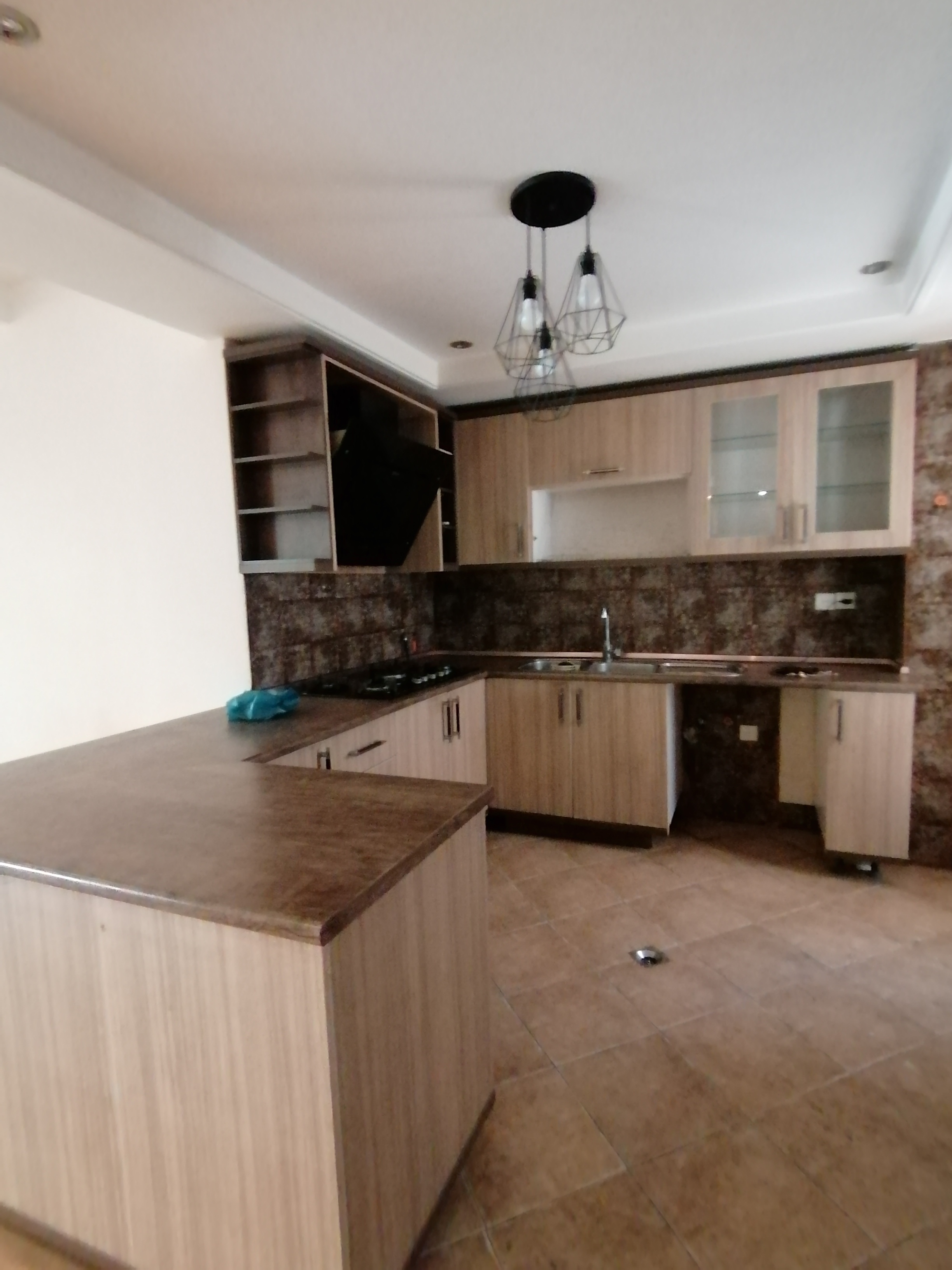 فروش آپارتمان 81متر 2خواب فرمانیه سرمایه‌گذاری