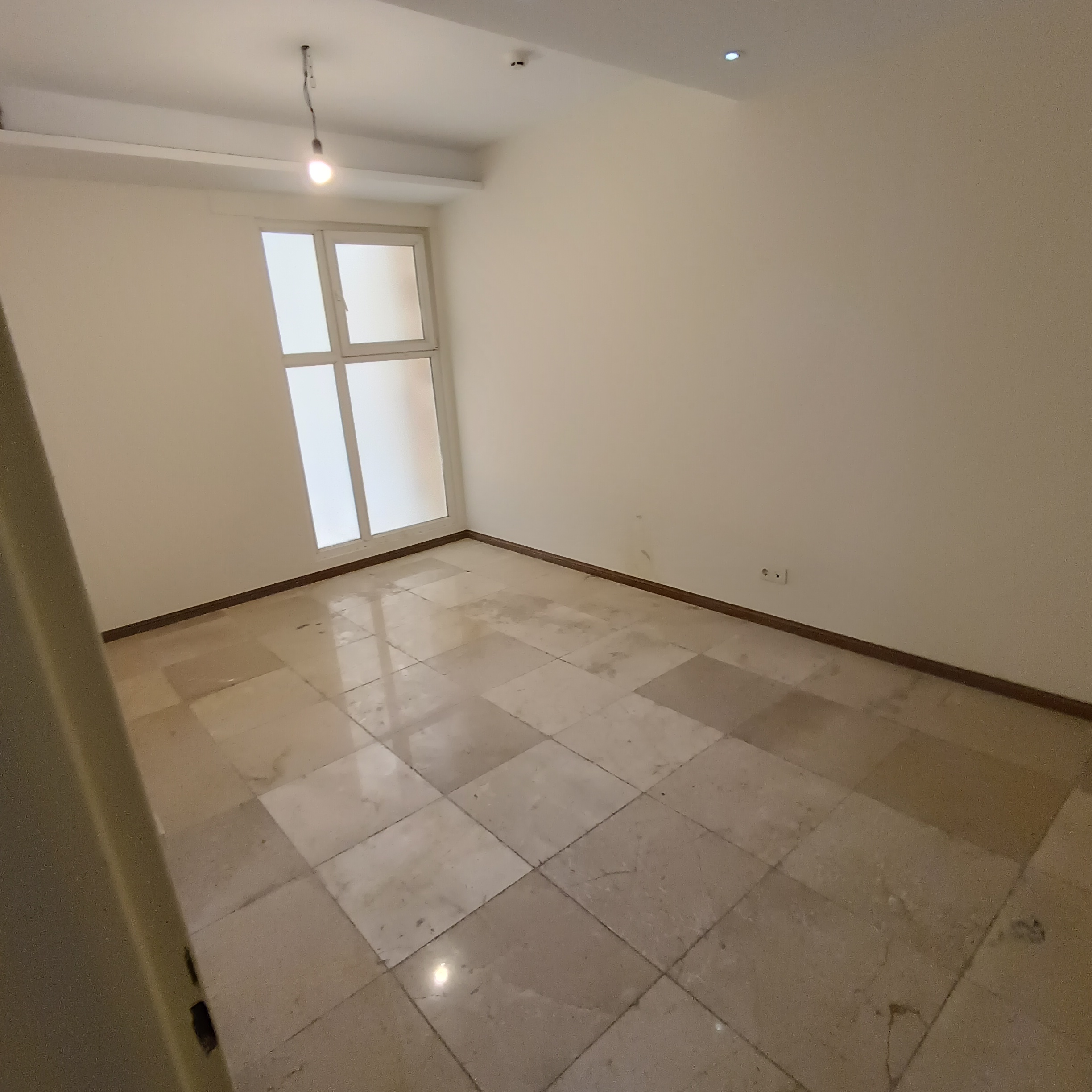 اجاره آپارتمان 180متر دربند تاپ لوکیشن نور گیری مستقیم