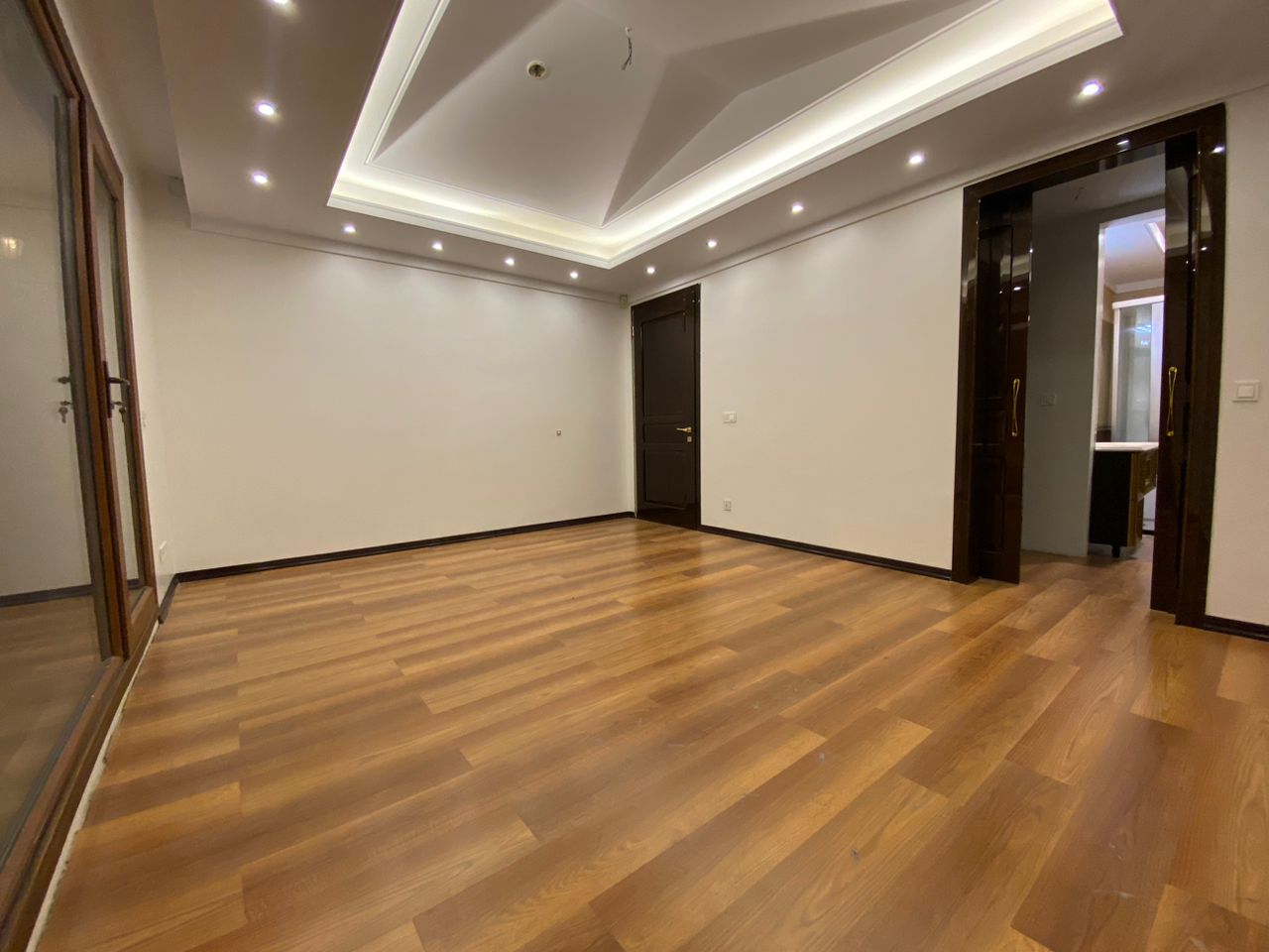 فروش آپارتمان 270متر فرمانیه شرقی