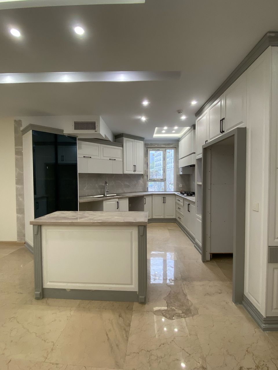 فروش آپارتمان 110متری 2خواب حکمت فول امکانات