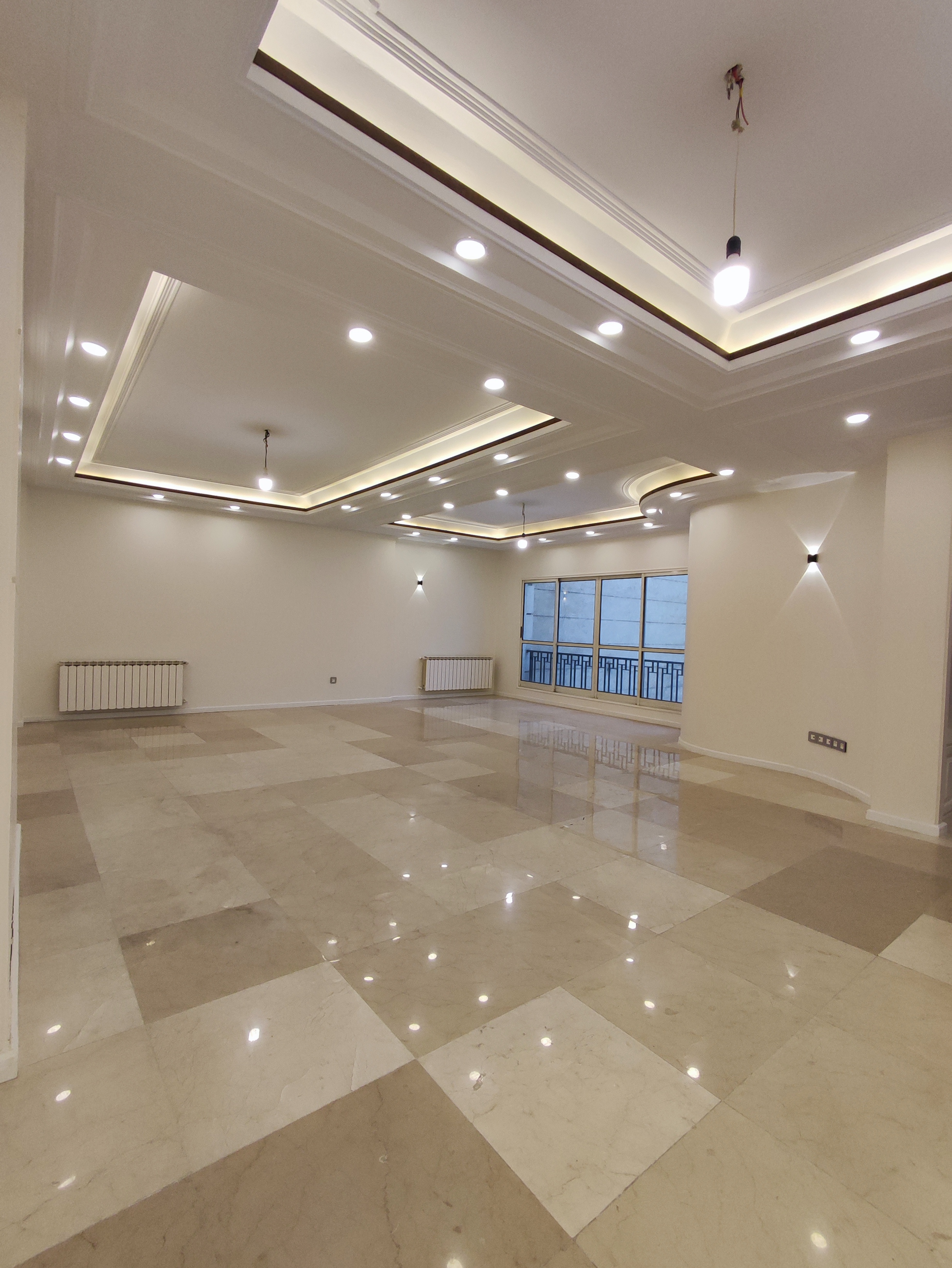 فروش آپارتمان 210متر آجودانیه 4 خواب