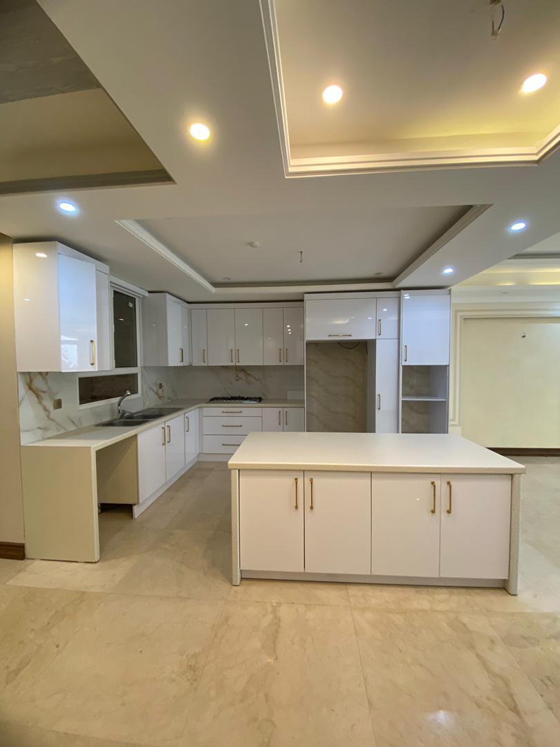 اپارتمان 170متر سه خواب تاپ لوکیشن