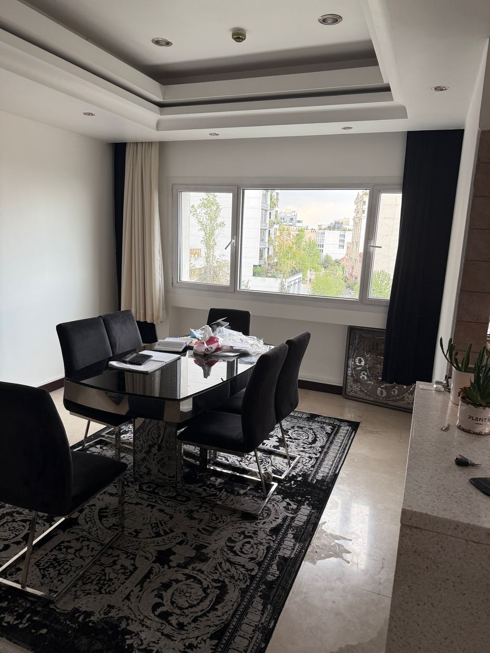 اپارتمان 250متری سه خواب ویودار  دارای 15 متر تراس