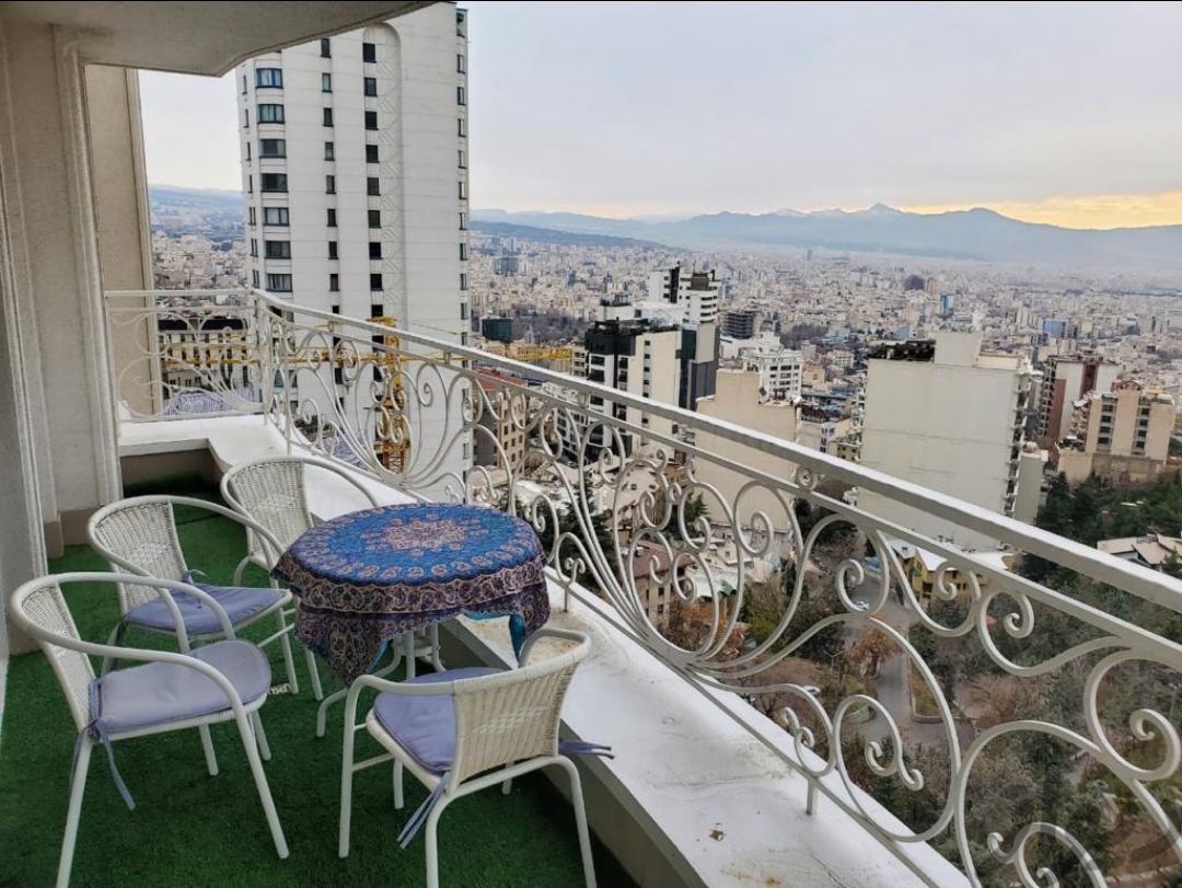 فروش آپارتمان در نیاوران برند ایران