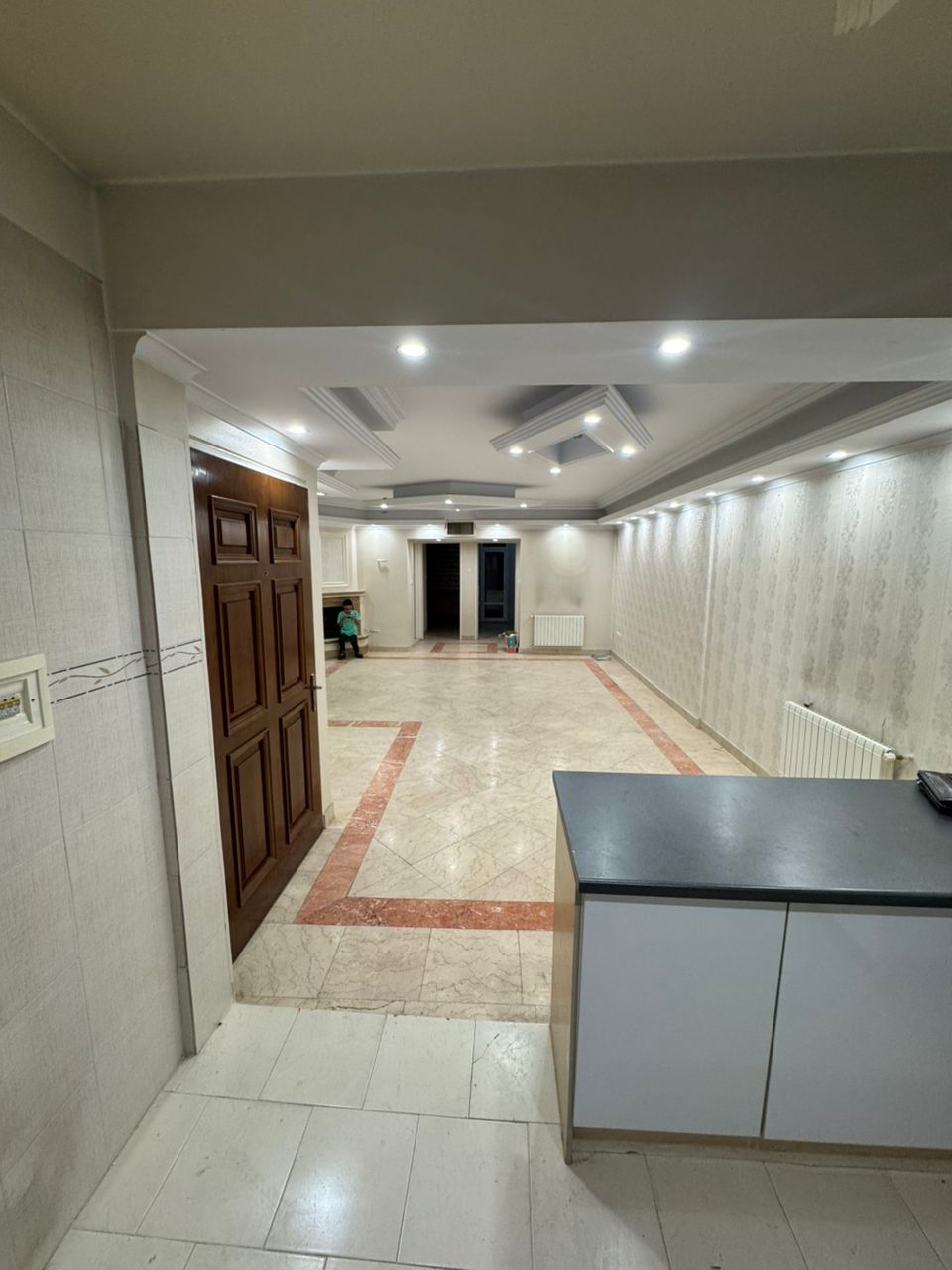 رهن و اجاره اپارتمان 85 متری 2 خوابه فول امکانات