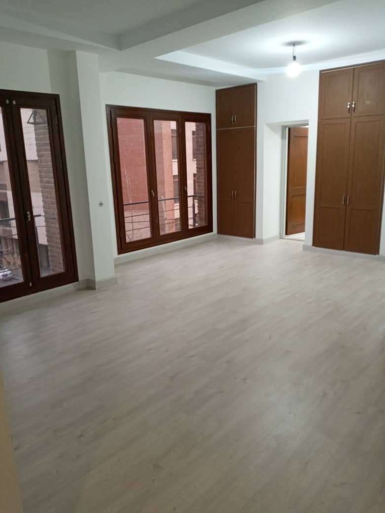 فروش آپارتمان 200 متر دیباجی