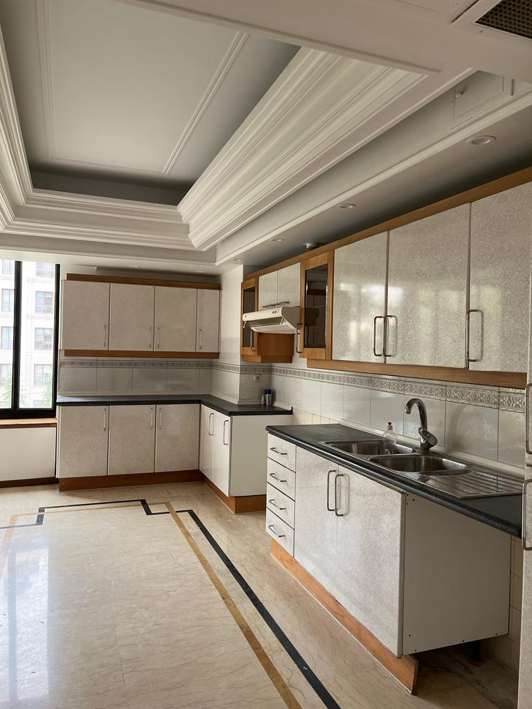 فروش آپارتمان 215متر نیاوران