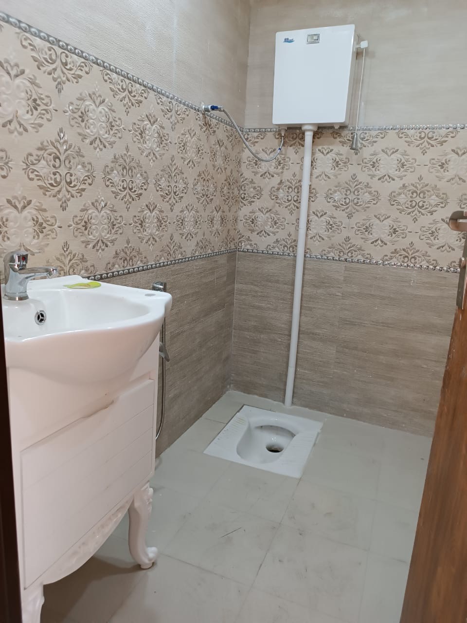 فروش اپارتمان 135 متر هفت حوض خوش نقشه غرق نور