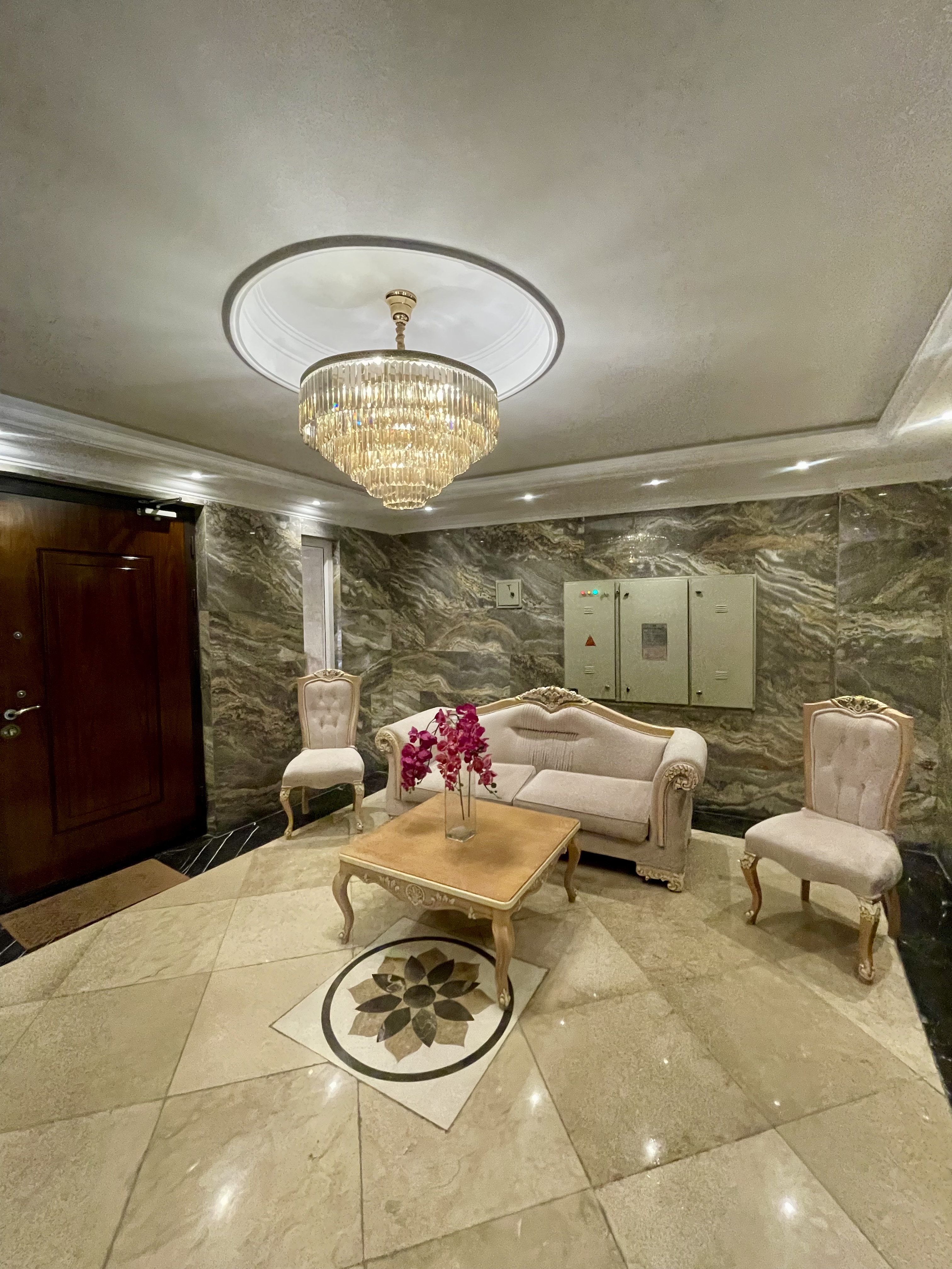 اجاره آپارتمان 115 متر ازگل تاپ لوکیشن