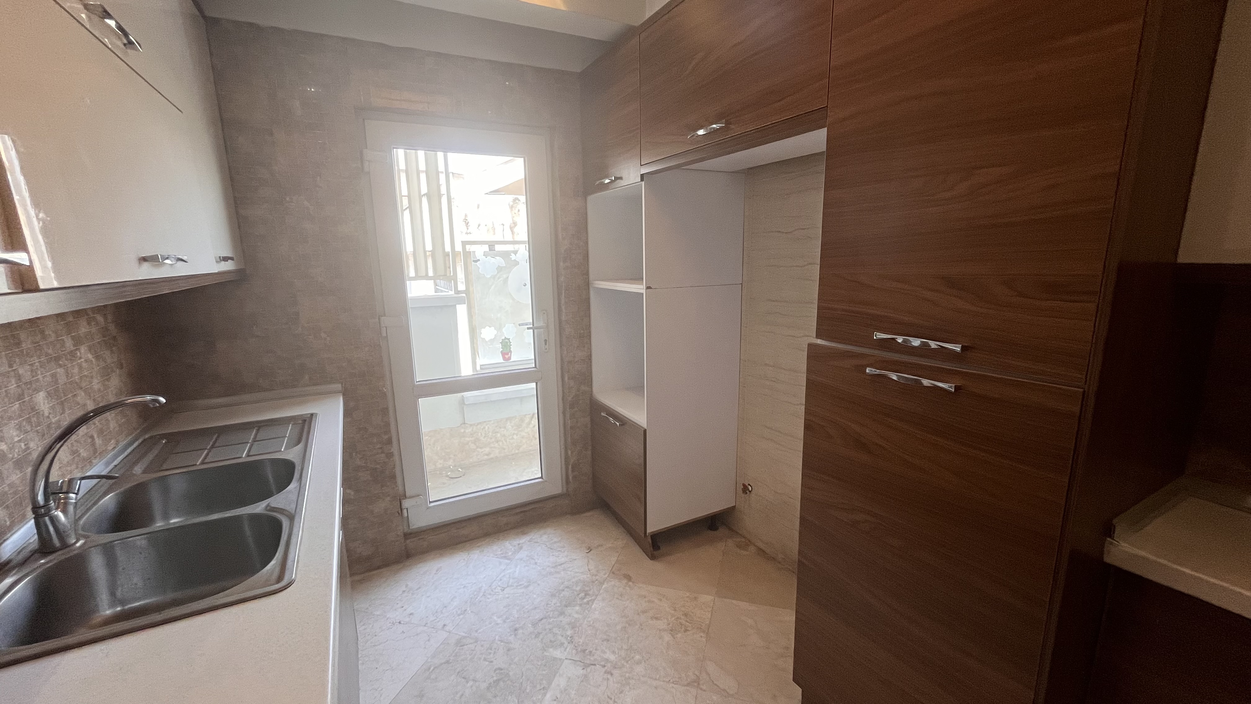 اجاره آپارتمان 110متر هروی فول امکانات