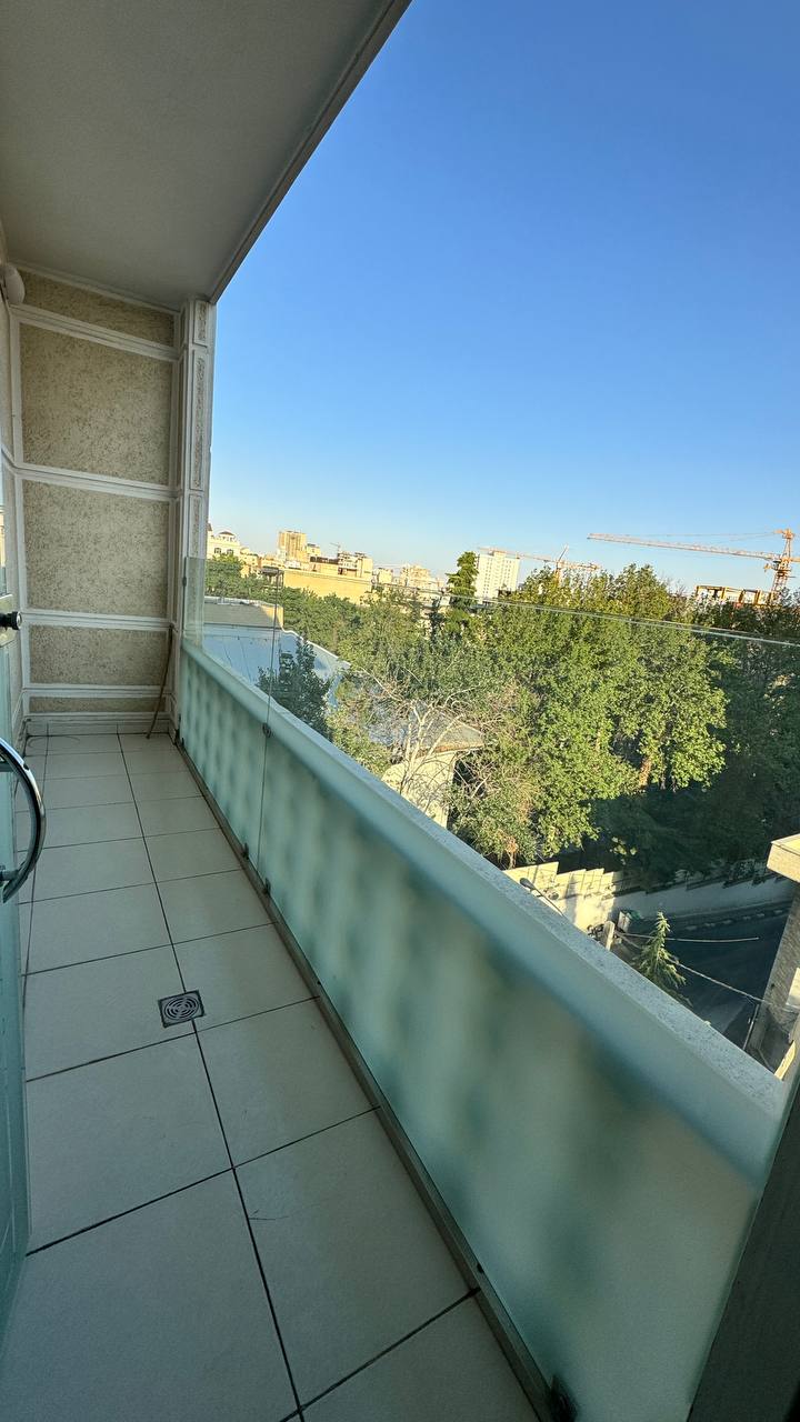 آپارتمان 175 متر  نیاوران