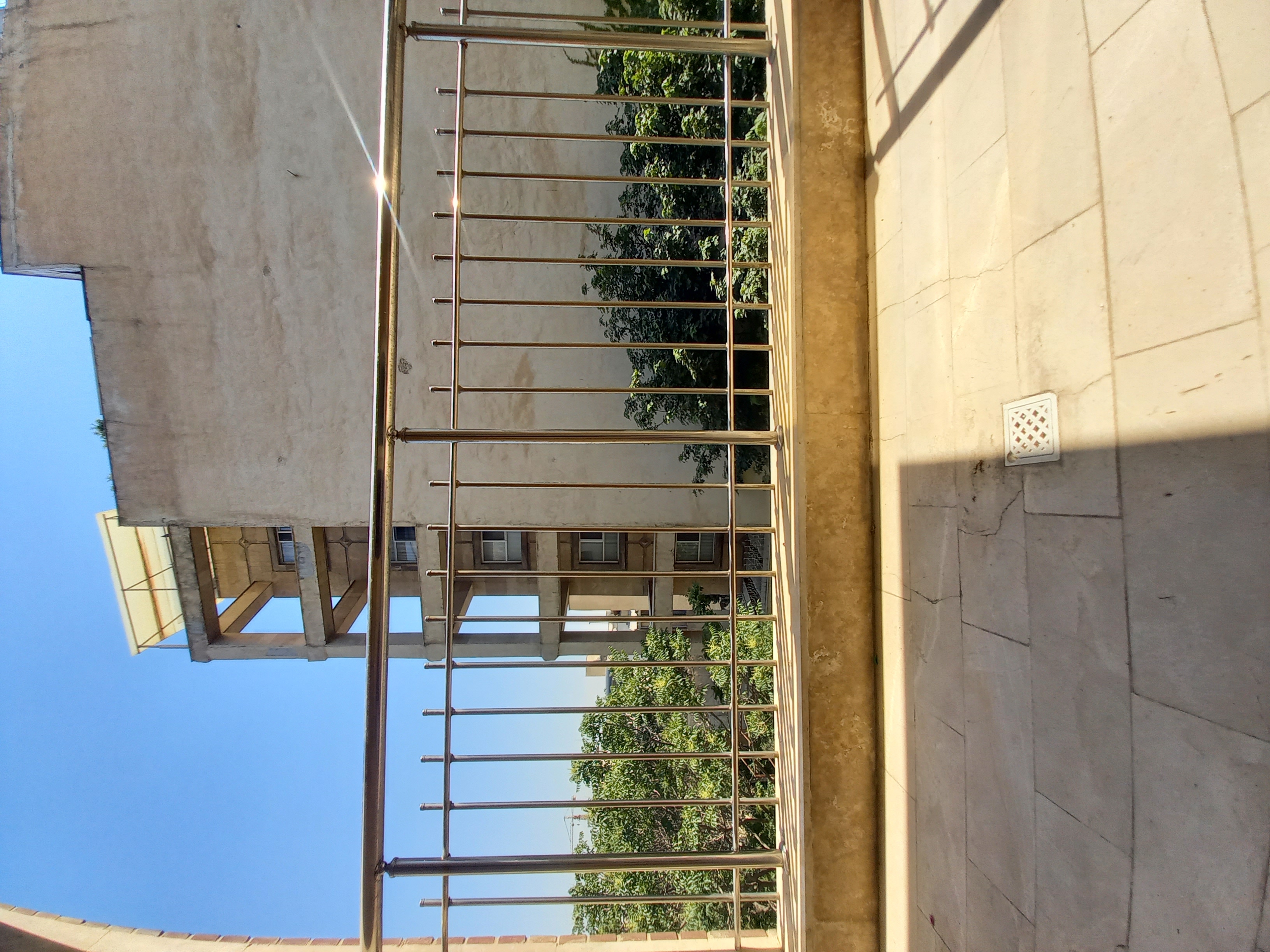 فروش آپارتمان 175متر دربند 2پارکینگ فول مشاعات