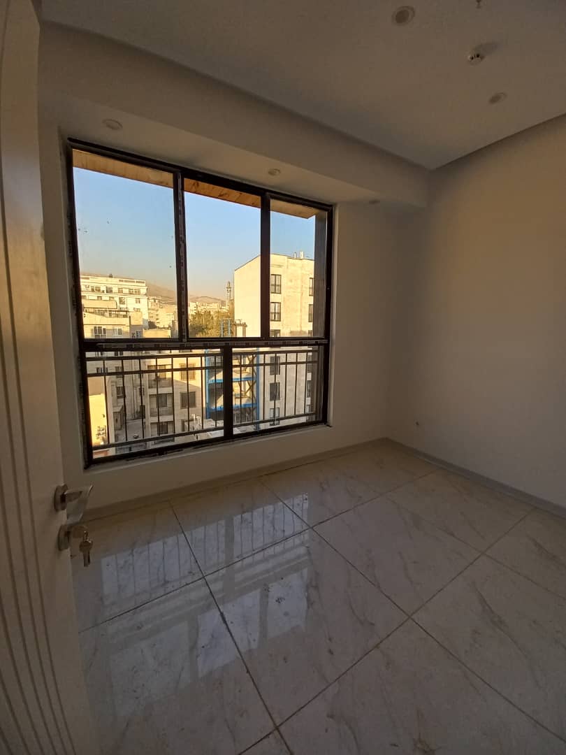 فروش 97متر 2 خواب نوساز ویو کل شهر لویزان