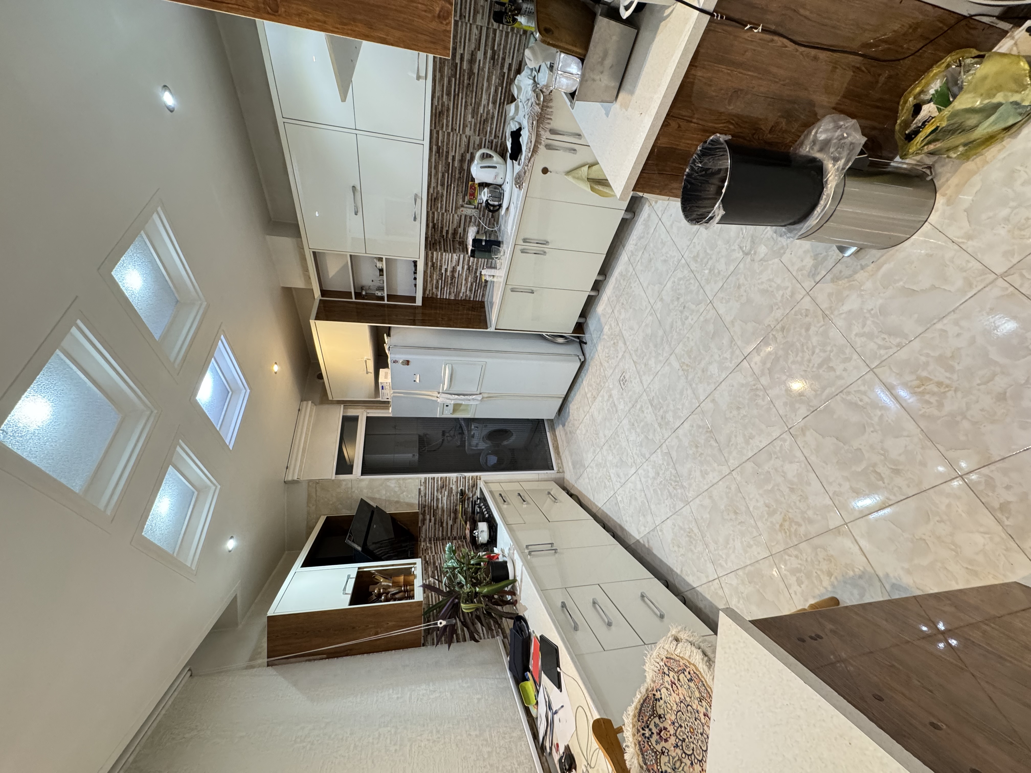 رهن واجاره اپارتمان 100 متری 2 خوابه فول امکانات